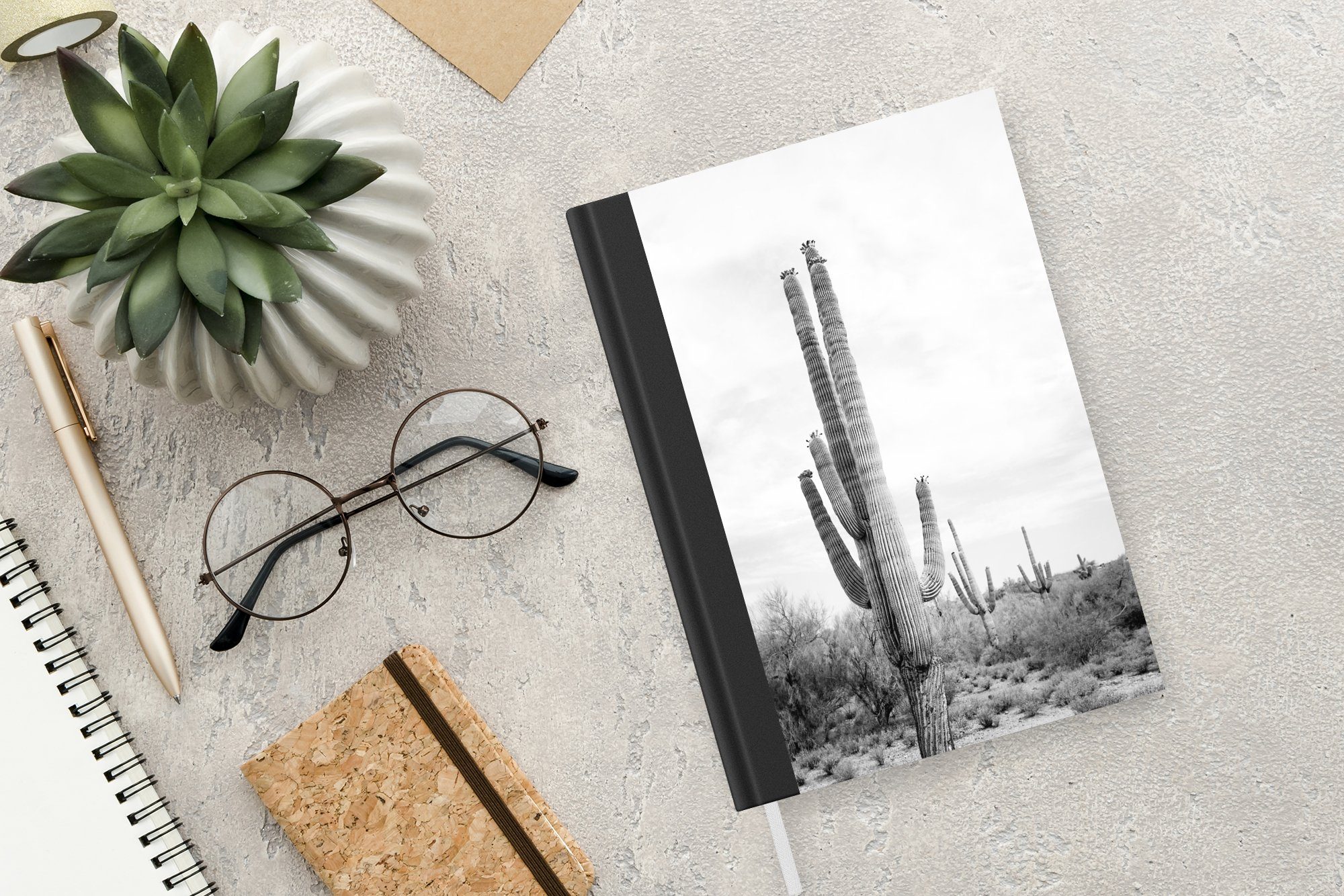 Natur Tagebuch, und MuchoWow Notizbuch Pflanzen, Notizheft, - Kaktus A5, Merkzettel, - Schwarz Seiten, Haushaltsbuch Journal, - 98 weiß