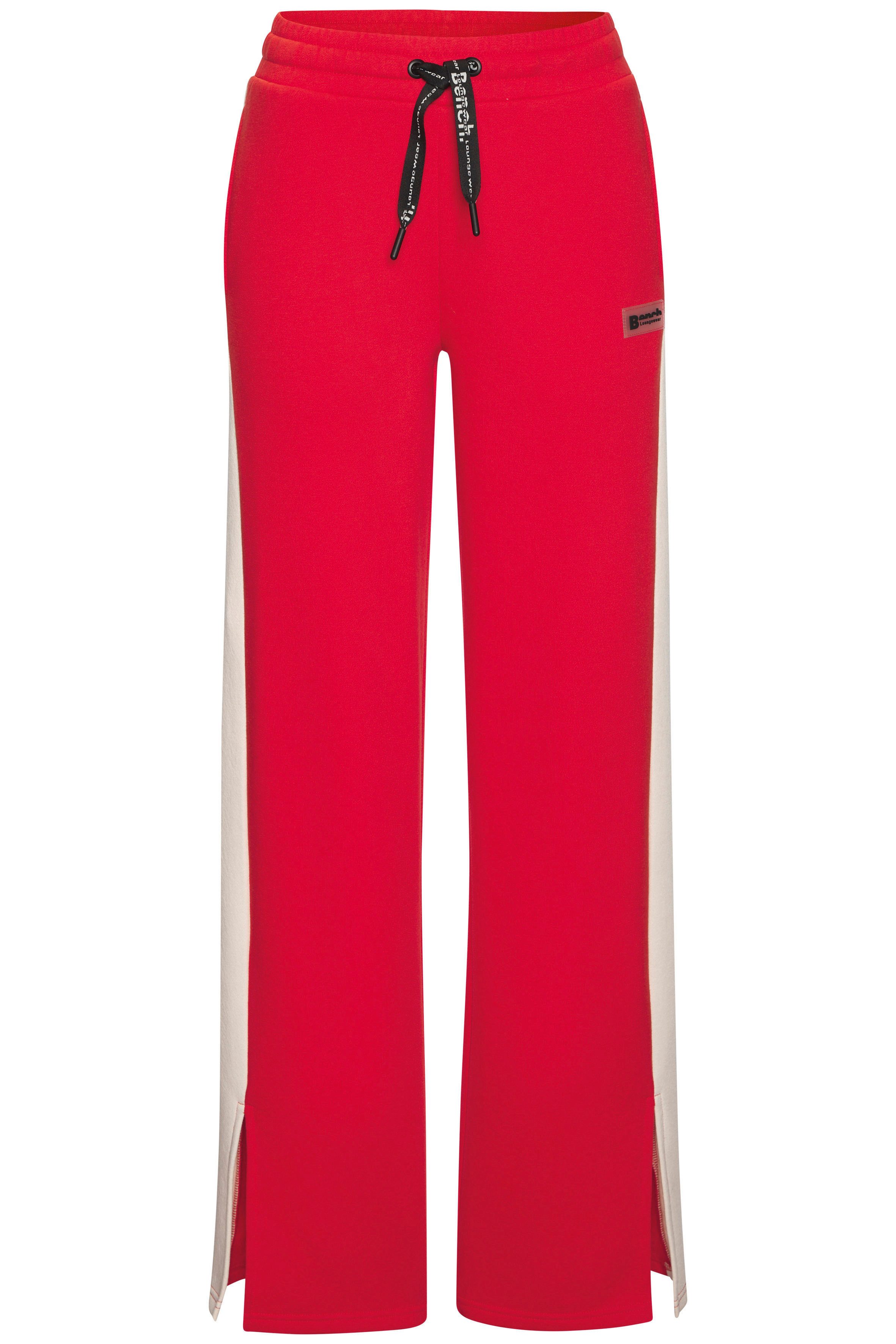 Bench. Loungewear Loungehose mit Seitenschlitzen am Beinsaum und Silikon Logo Badge, Loungewear