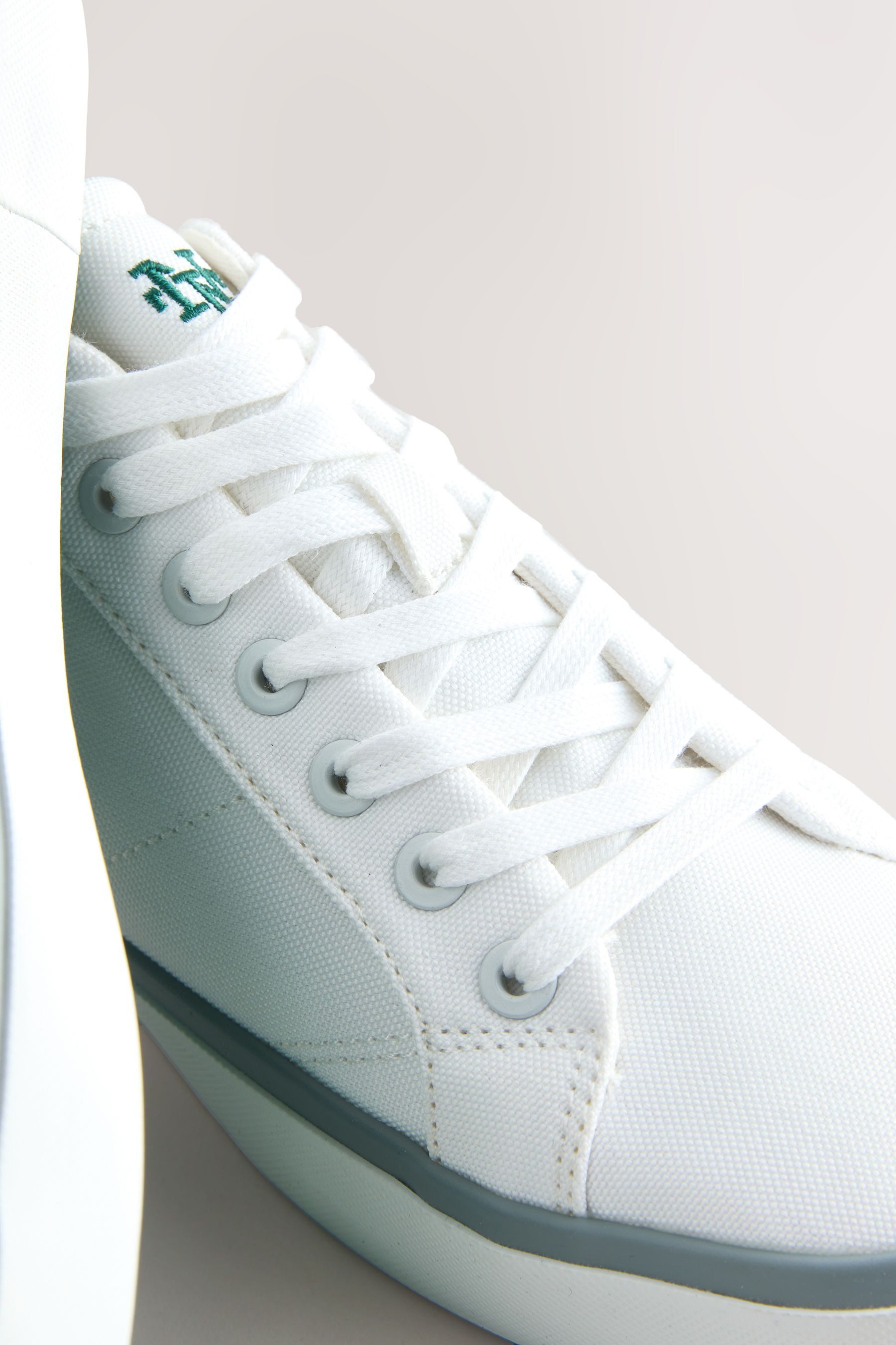 Next Lässig-elegante Canvas-Sneaker mit Streifen Sneaker (1-tlg)