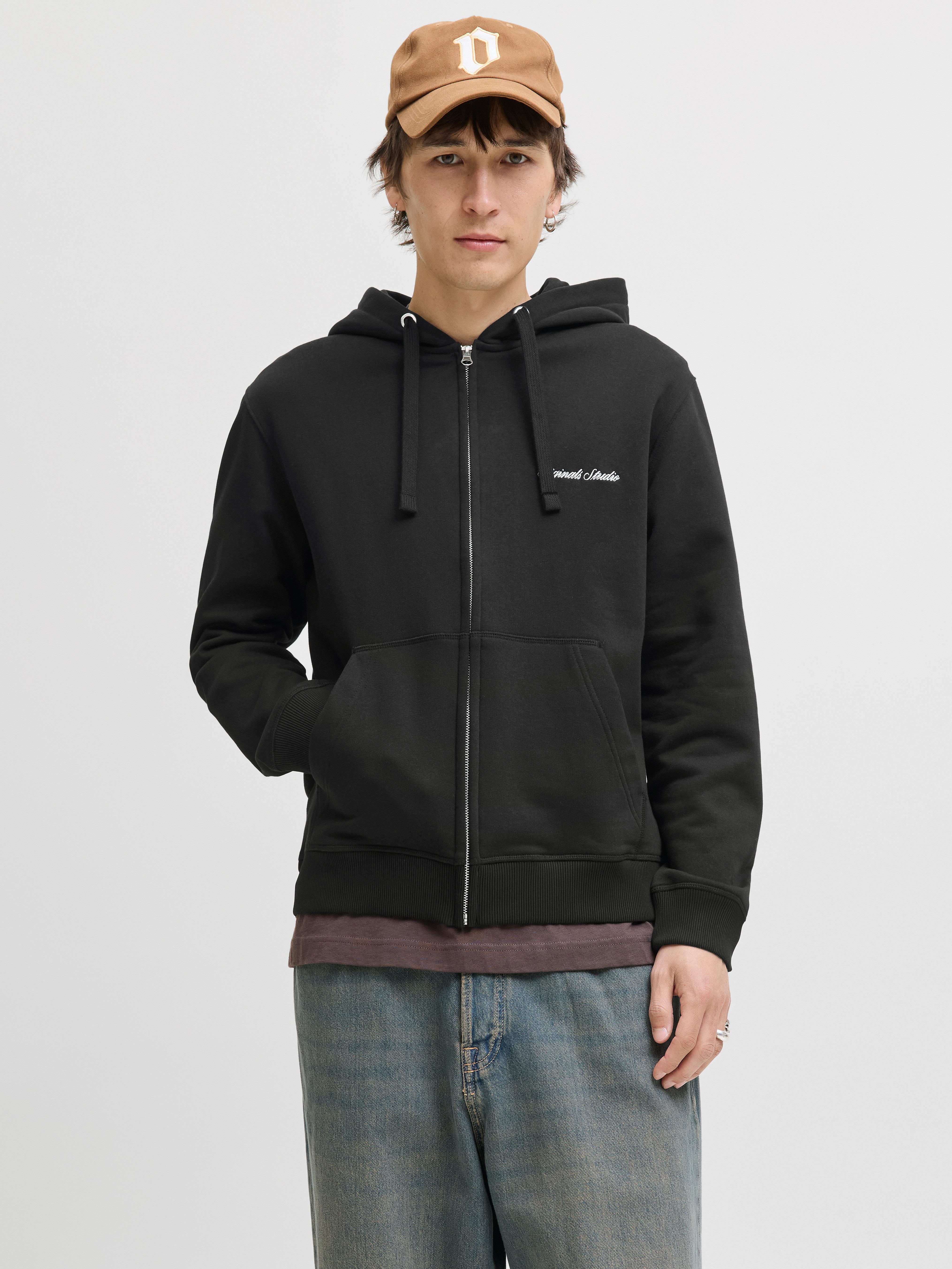Jack & Jones Kapuzensweatshirt JORNORREBRO EMB SWEAT ZIP HOOD NOOS mit Stickerei