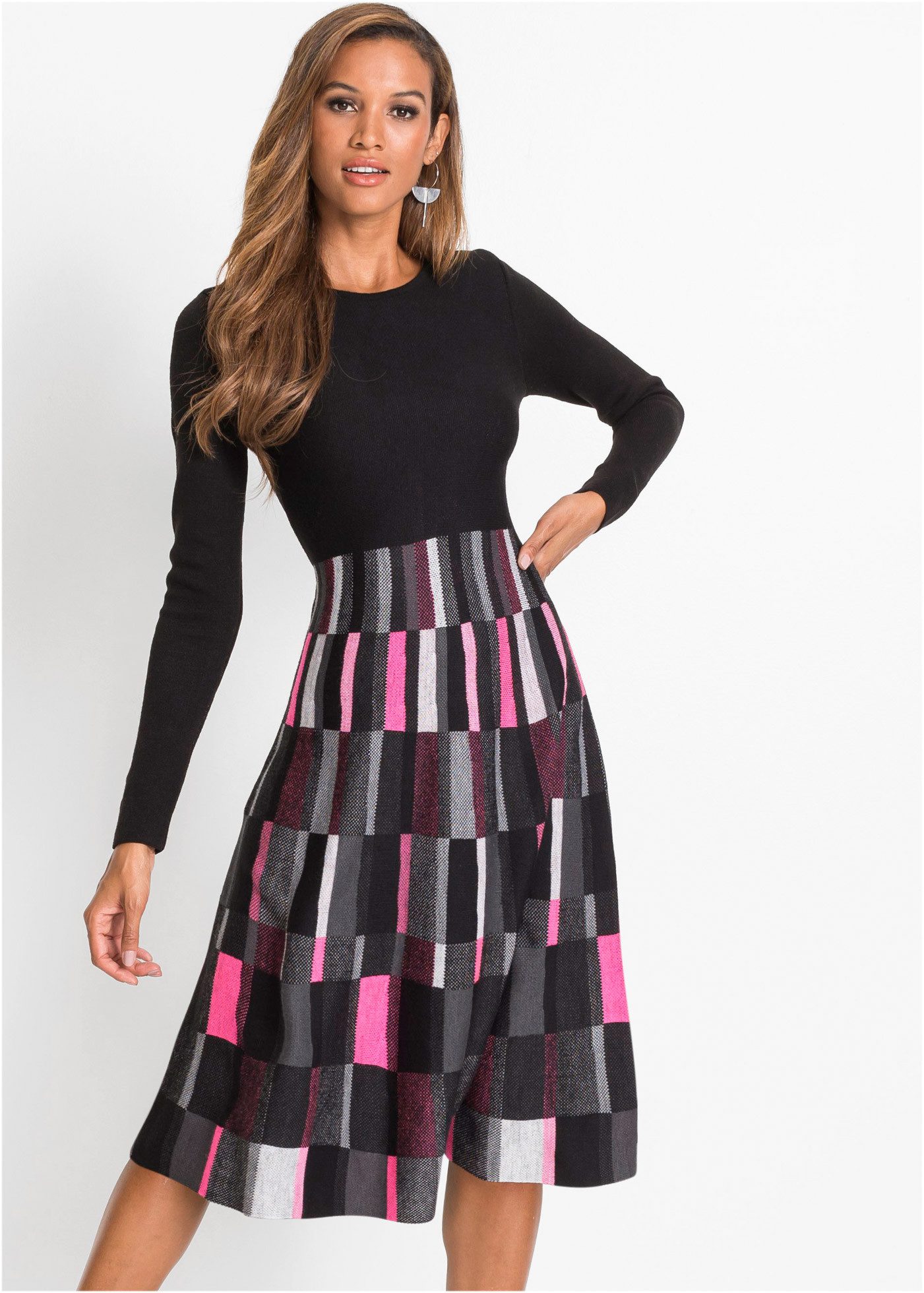 bonprix Strickkleid Ausgestelltes Jacquard-Strickkleid