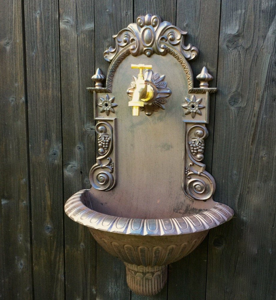 Antikas Wasserspeier Gartenbrunnen, Handwaschbecken mit Gartenschlauch Anschluss