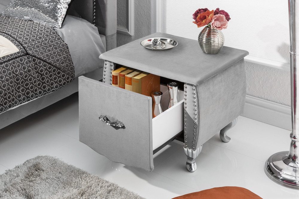riess-ambiente Nachttisch EXTRAVAGANCIA 47cm silbergrau / silber, Nachtkommode · Samt · mit Schublade