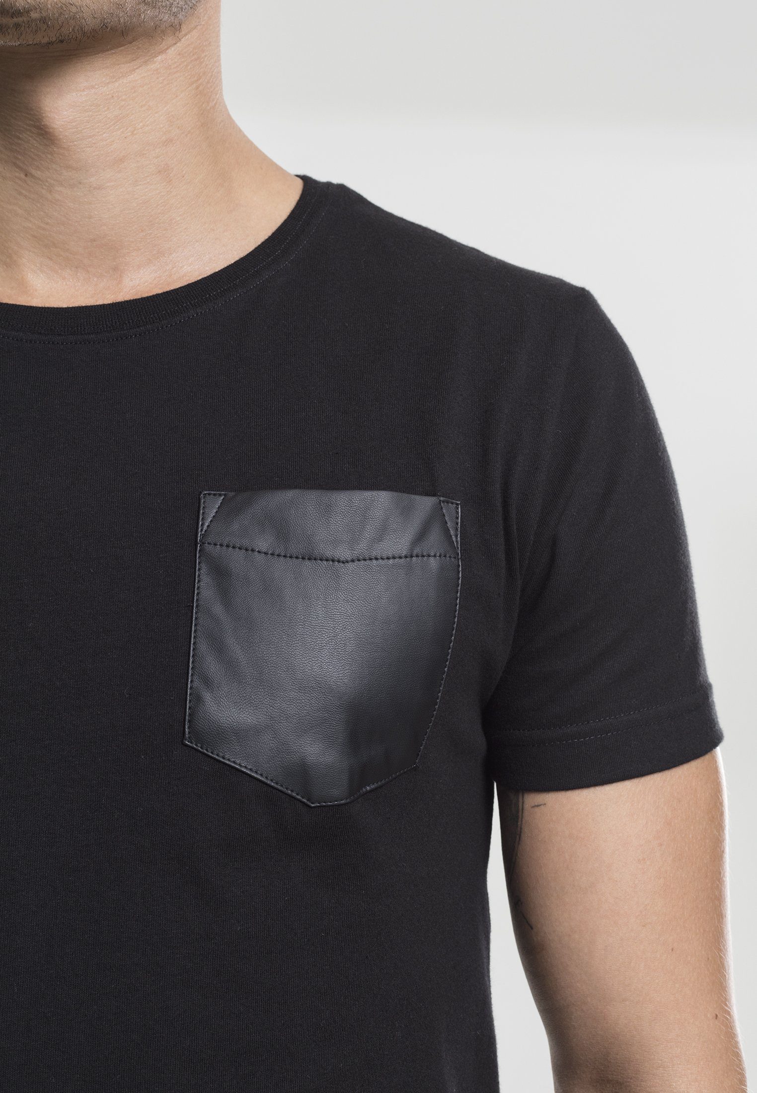 T-Shirt Pocket Leather Tee URBAN CLASSICS black/black T-Shirt Synthetic (1-tlg)