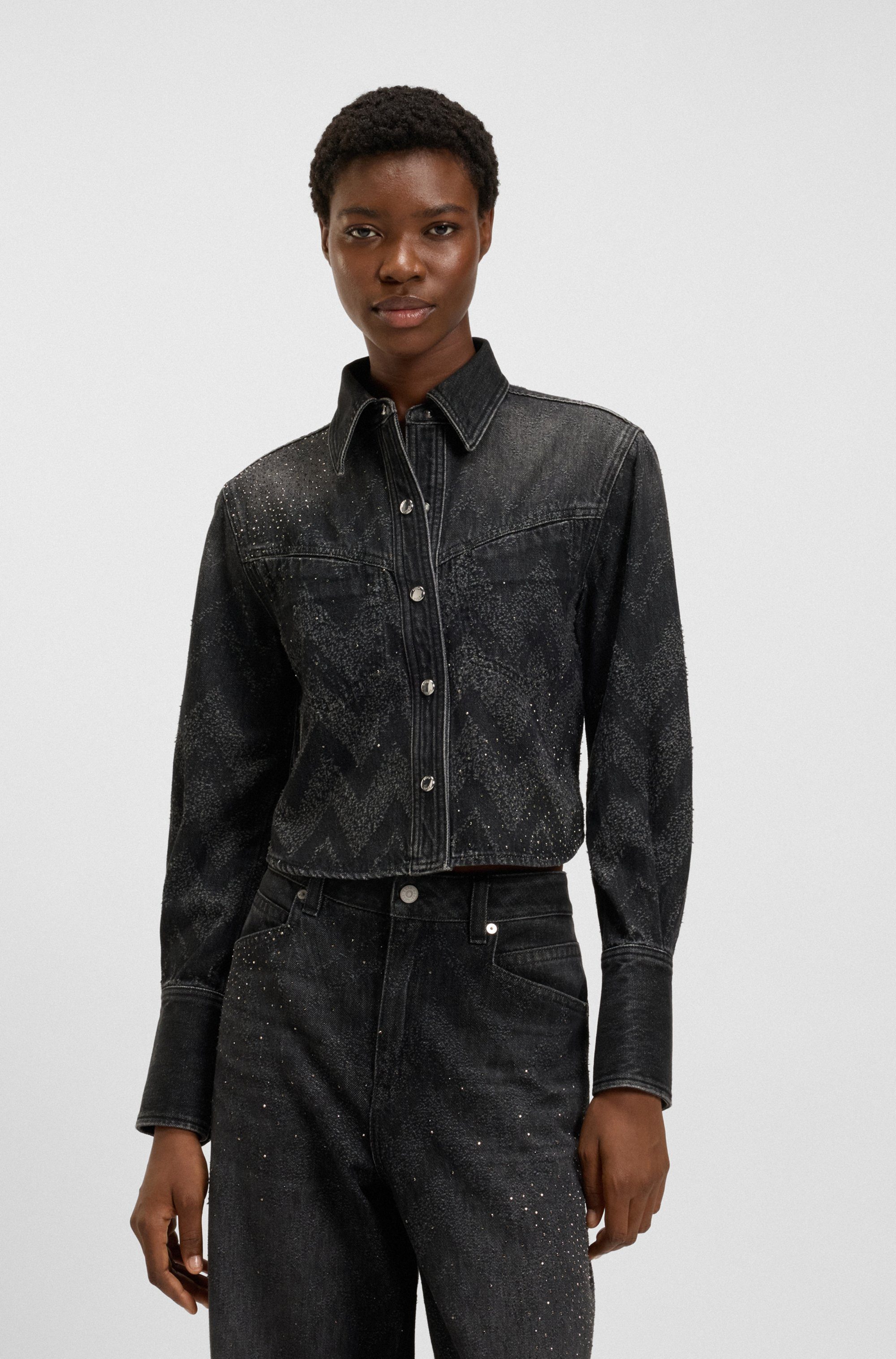 BOSS ORANGE Hemdbluse SHIRT LS 1.0 Premium Damenmode in verkürzter Длина, mit Lasertextur