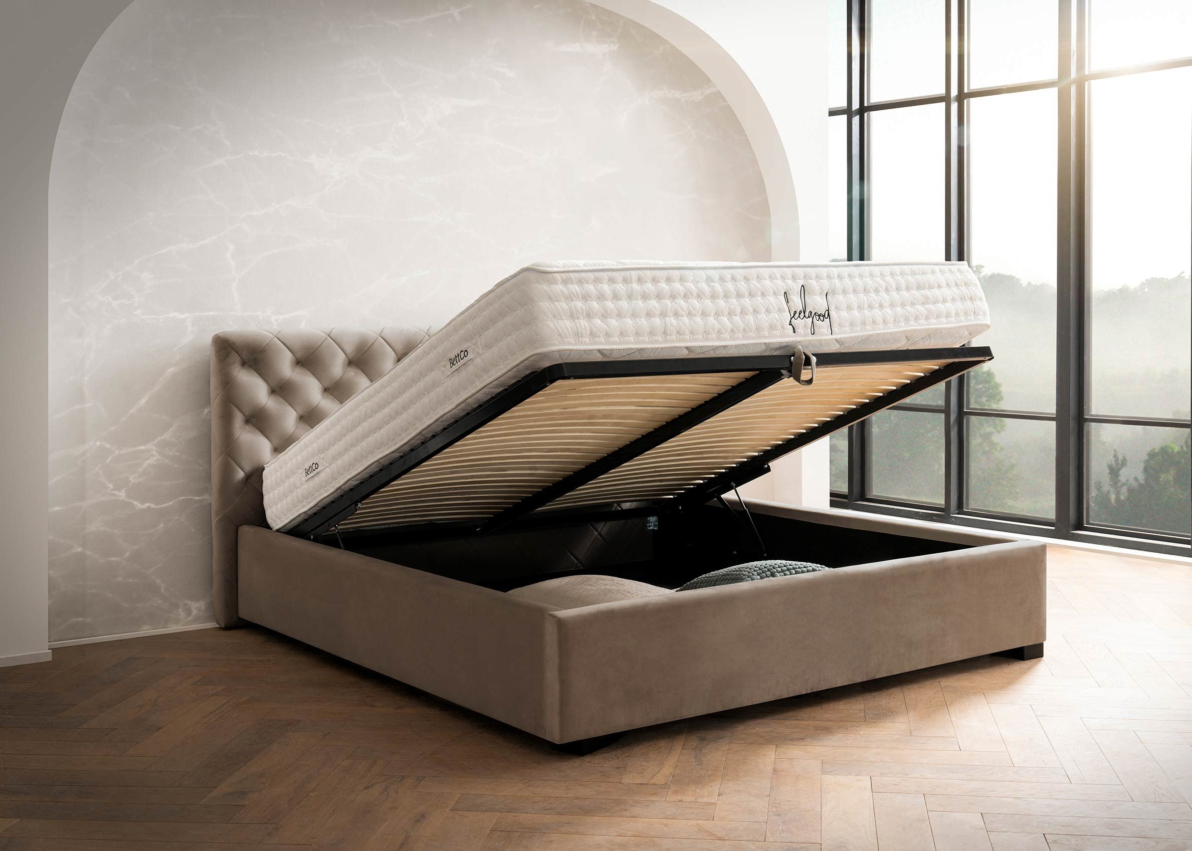 BettCo Stauraumbett Polsterbett mit Bettkasten Stella (in Taupe Velours, 140 x 200 cm), mit Lattenrost, optionale Matratze
