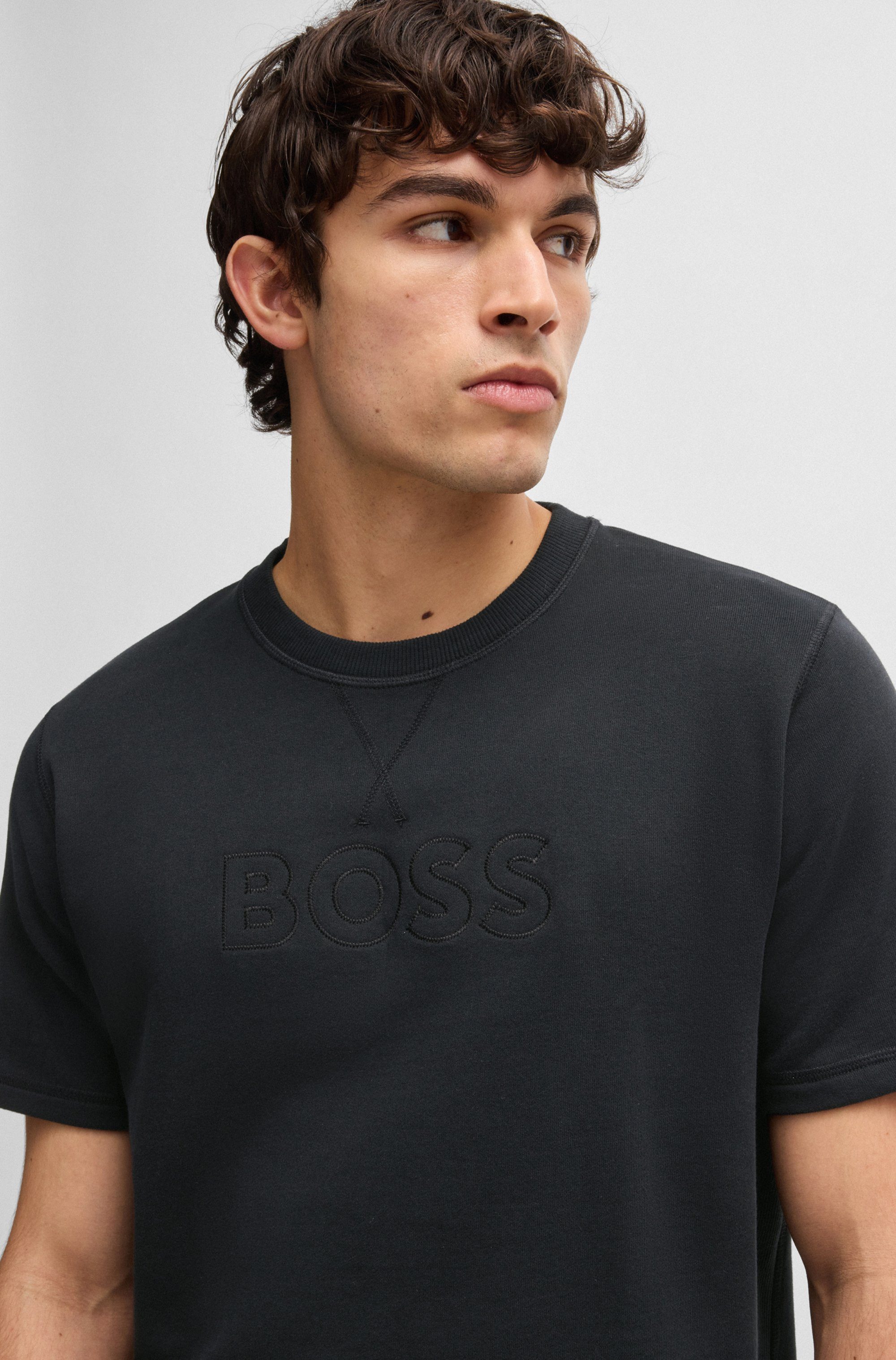 BOSS T-Shirt David mit großer Logostickerei