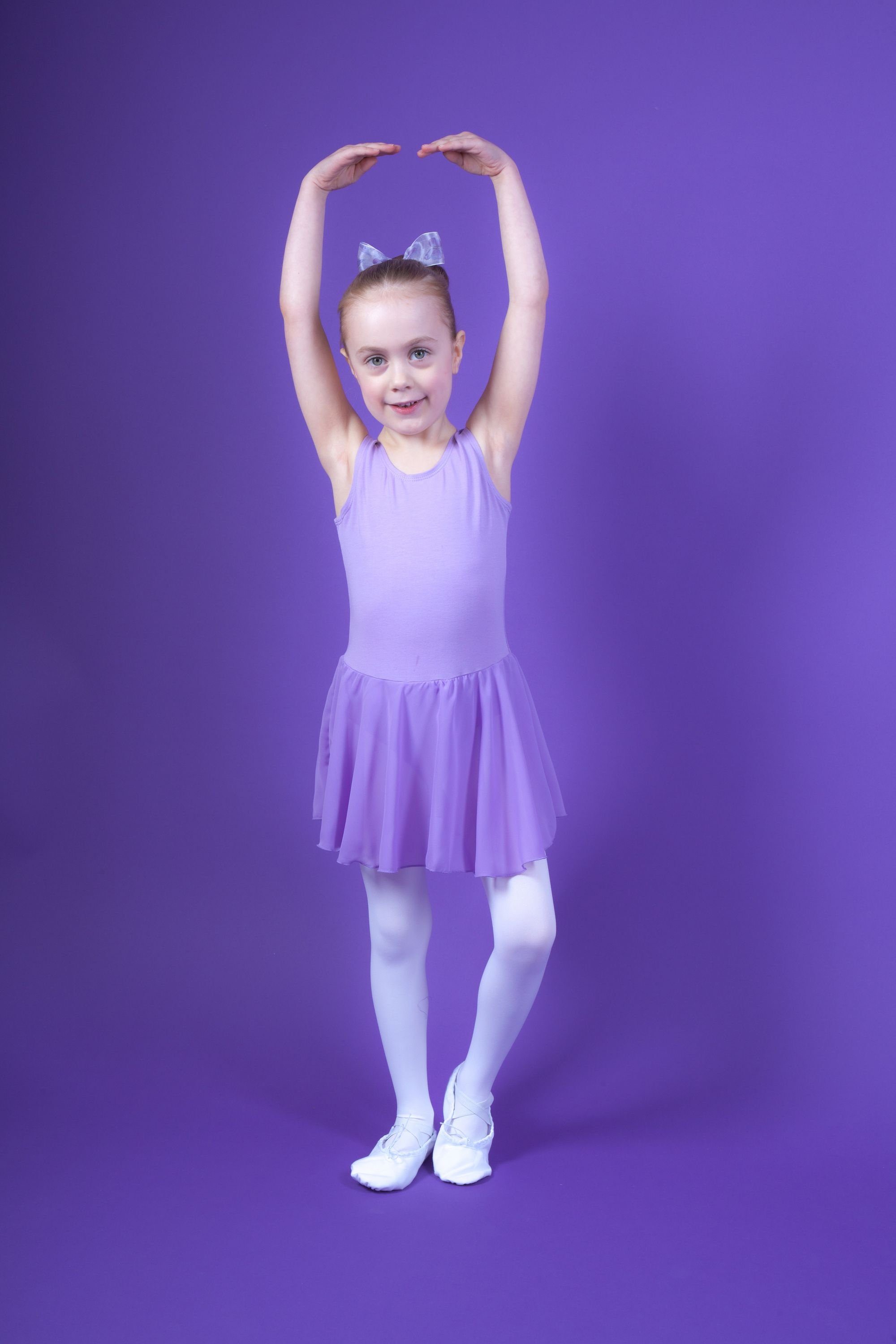tanzmuster Chiffonkleid Ballettkleid Bella aus weicher Baumwolle Ballettbody mit Schlüssellochausschnitt für Mädchen fürs Kinder Ballett – Bild 5 von 5