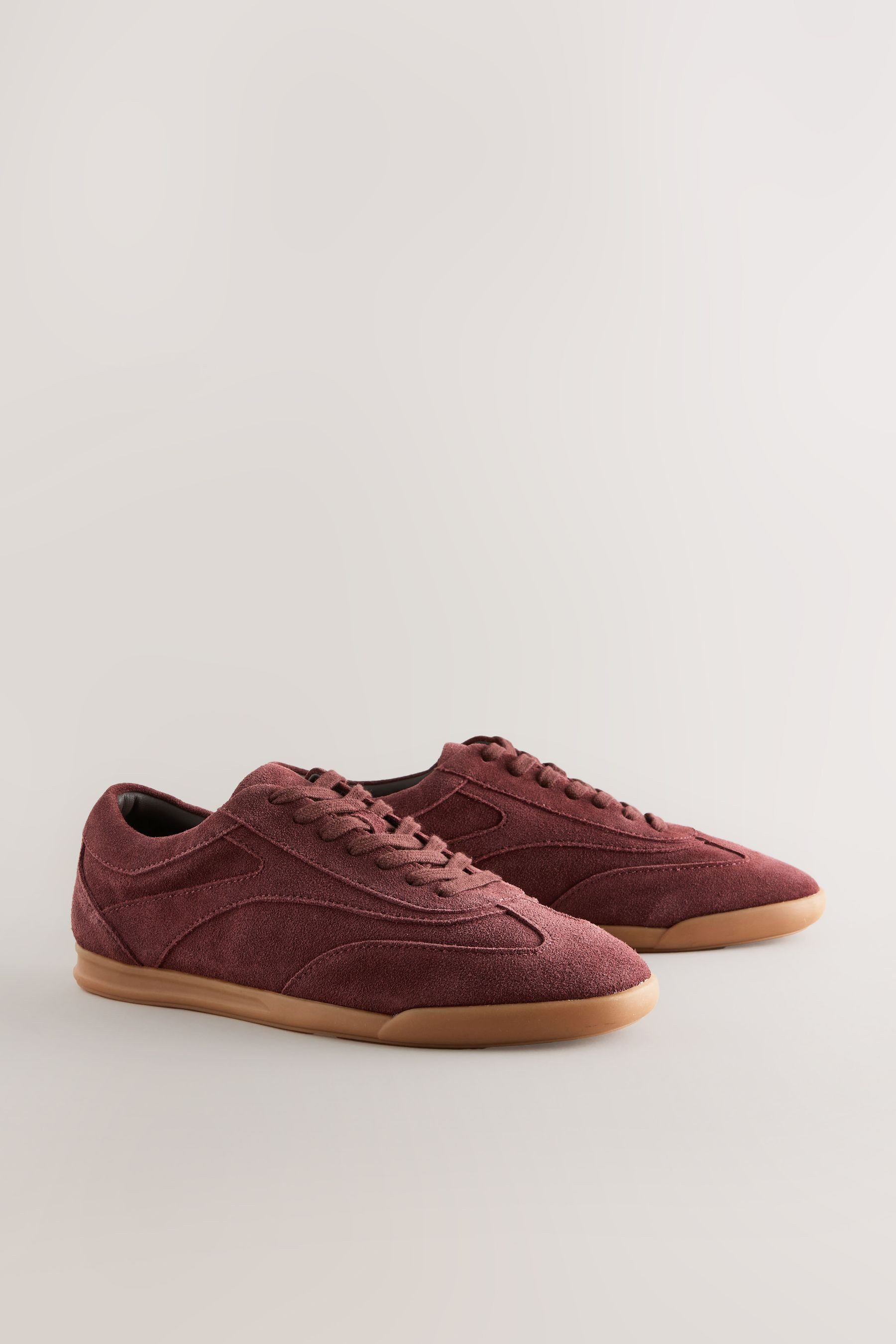 Next Lässig-elegante Sneaker aus Veloursleder Sneaker (1-tlg)