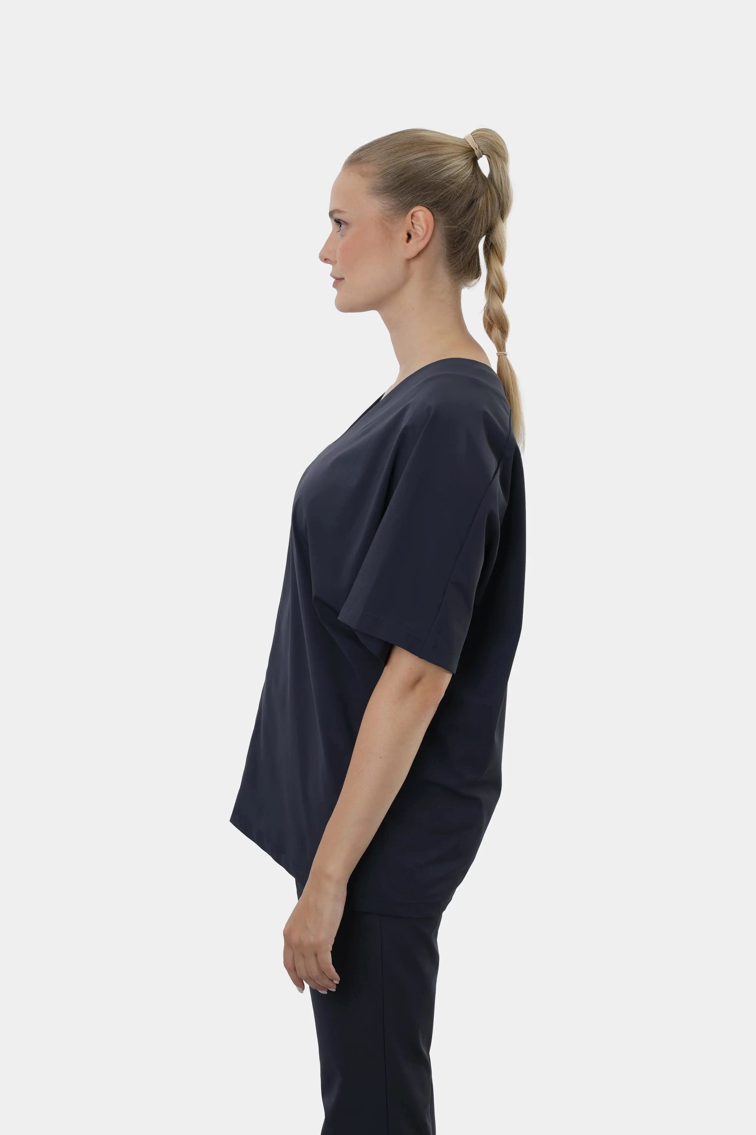 Travel 8 Blusenshirt Damen Wide Fit V-Ausschnitt Blusenshirt Navy – Knitterarm
