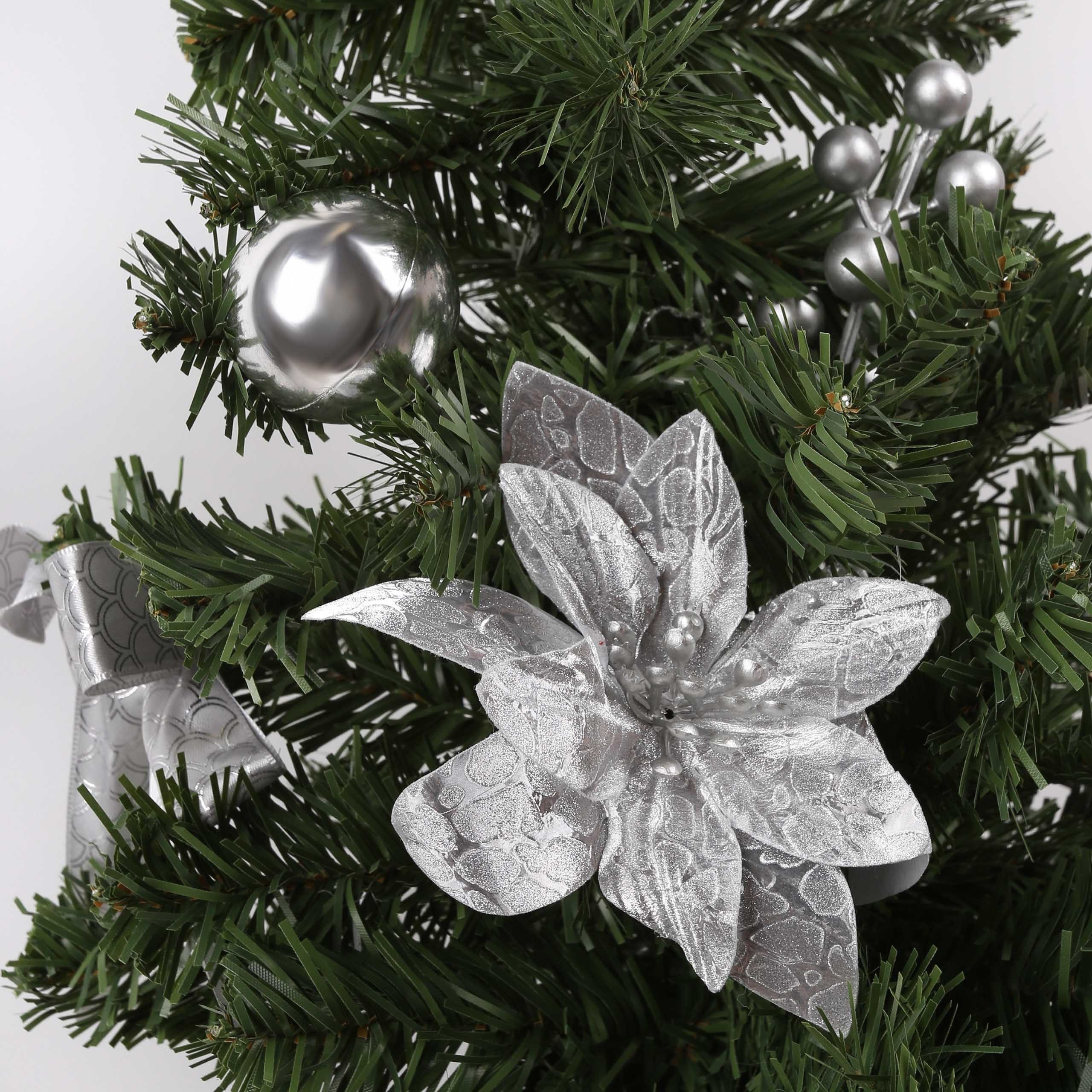 Sarcia.eu Künstlicher Weihnachtsbaum Künstlicher Weihnachtsbaum im Topf mit silbernen Ornamenten 60cm