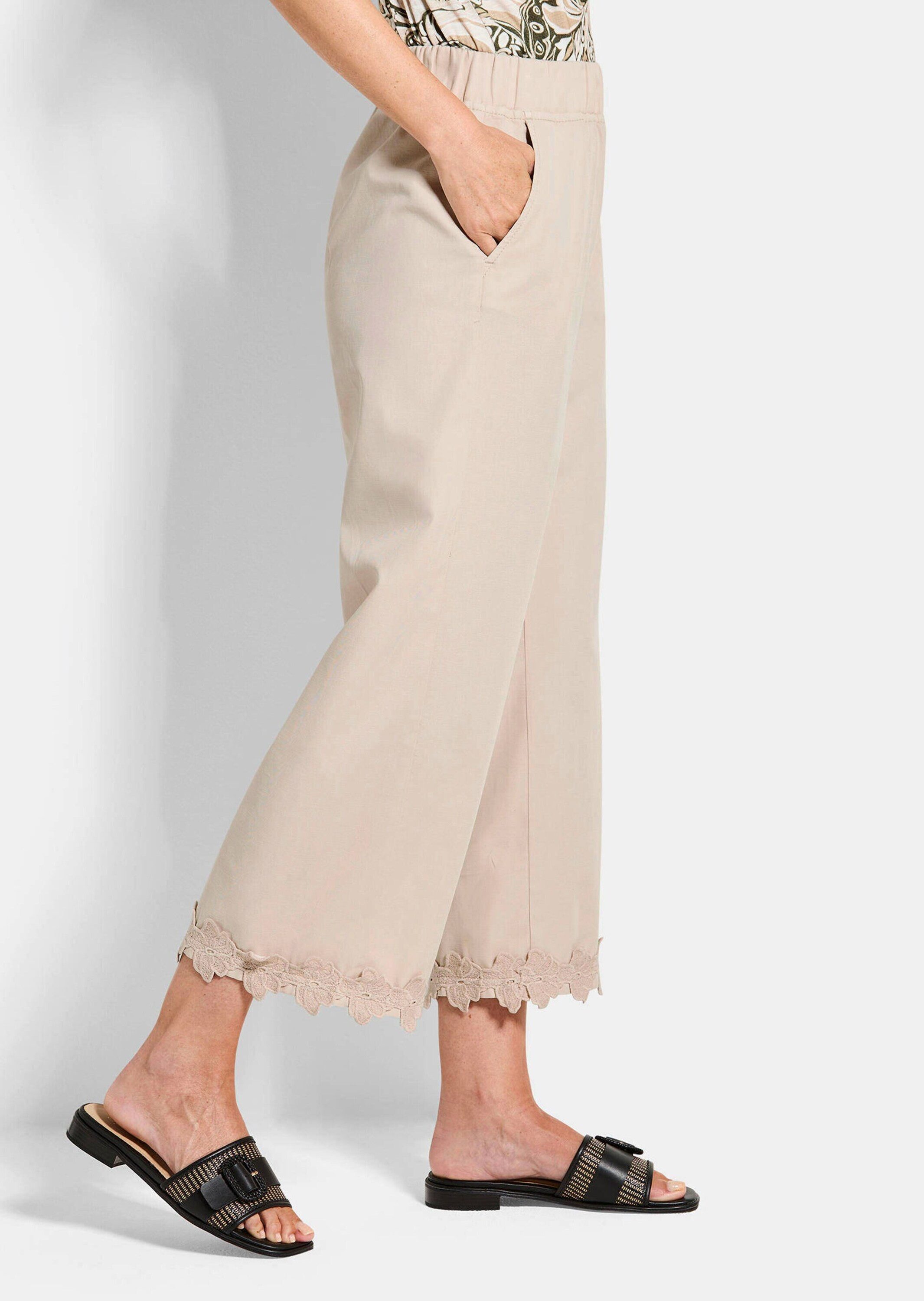 GOLDNER Stoffhose Sommerhose mit floraler Spitze Viskosehose mit Rundum-Dehnbund, Eingriffstaschen und 7/8-Länge