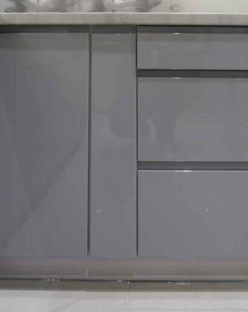 Feldmann-Wohnen Unterschrank Florence Ausführung 6021 mit 15cm RAL Korpusfarbe (Florence) blassgrün Korbeinsatz grifflos & wählbar Hochglanz Front