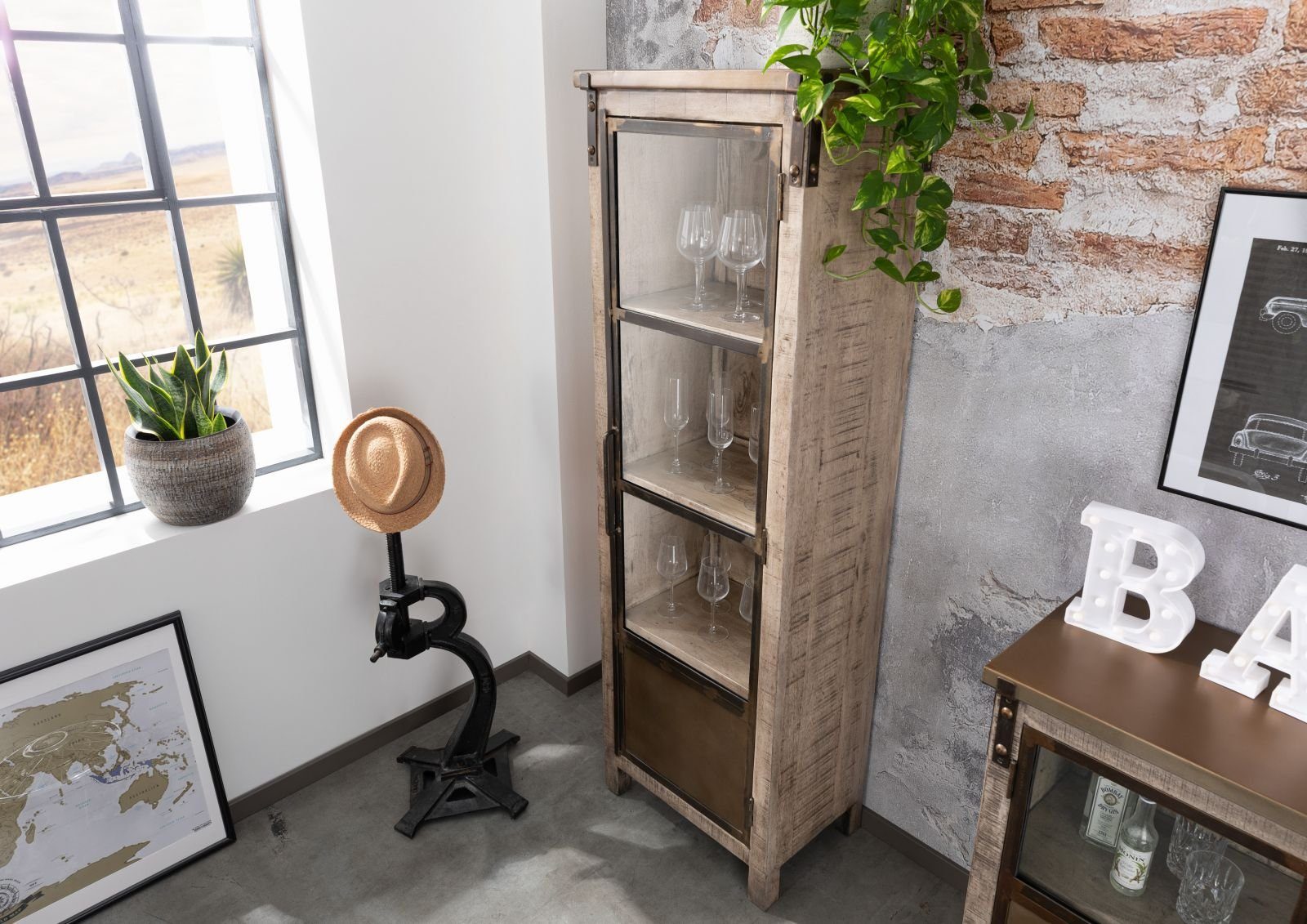 Massivmoebel24 Standvitrine HEAVY INDUSTRY (Vitrine Mango 60x40x180 braun lackiert HEAVY INDUSTRY #242) Vitrine Mango 60x40x180 braun lackiert HEAVY INDUSTRY #242