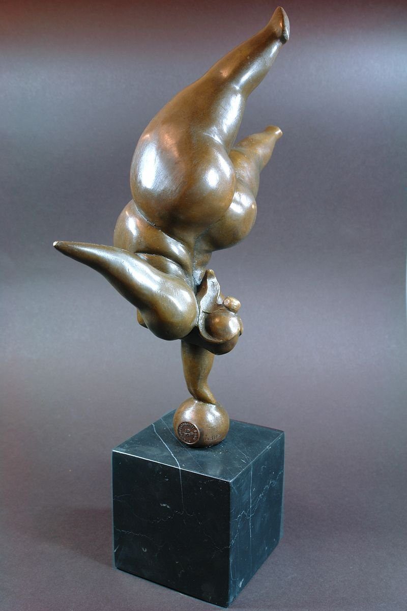 auf mollige Dekoobjekt Figur erotisch Frau Marmorsockel Bronze AFG