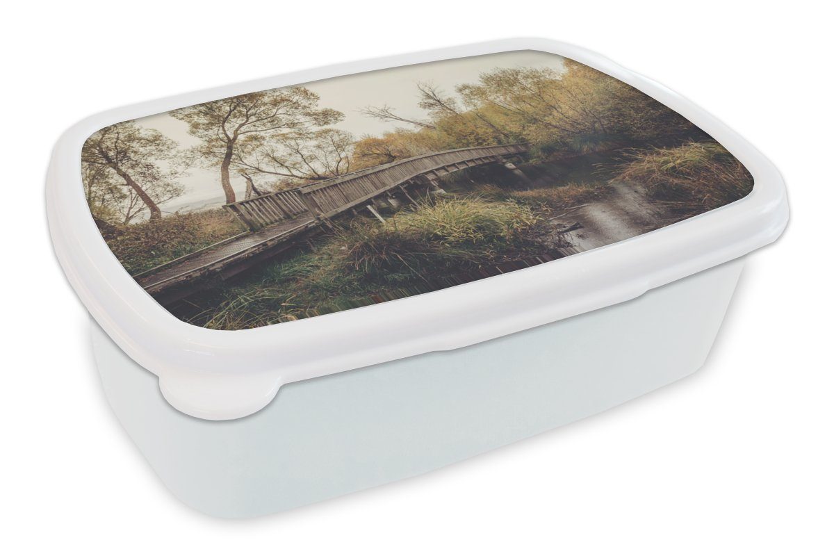 MuchoWow Lunchbox Herbst - Brücke - Bäume, Kunststoff, (2-tlg), Brotbox für Kinder und Erwachsene, Brotdose, für Jungs und Mädchen weiß