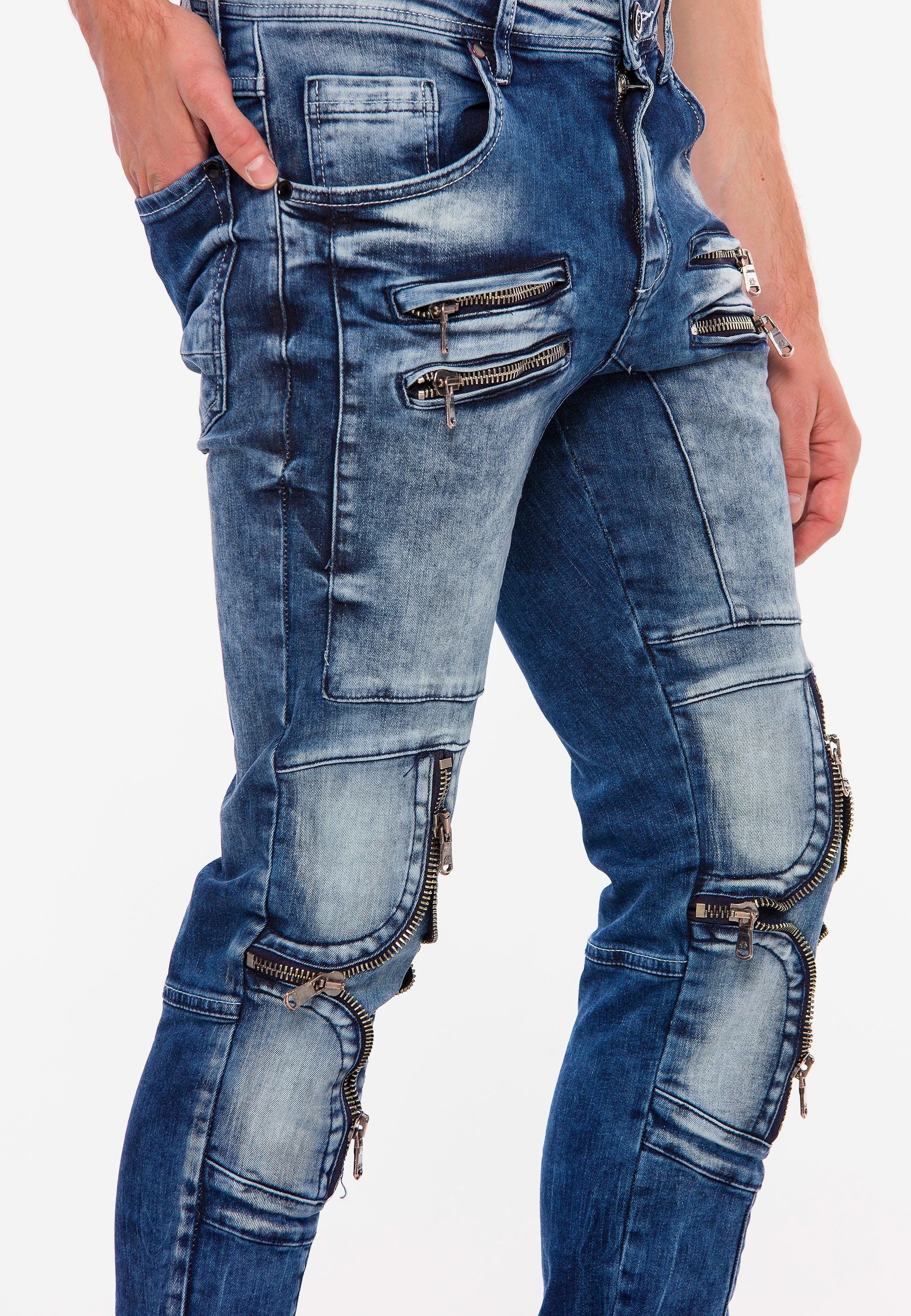 Cipo & Baxx Bequeme in modischen Straight Fit Jeans Details mit