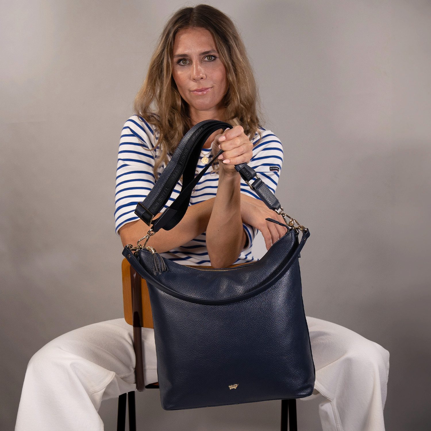 Braun Büffel Umhängetasche HANNA Hobo Bag M blau