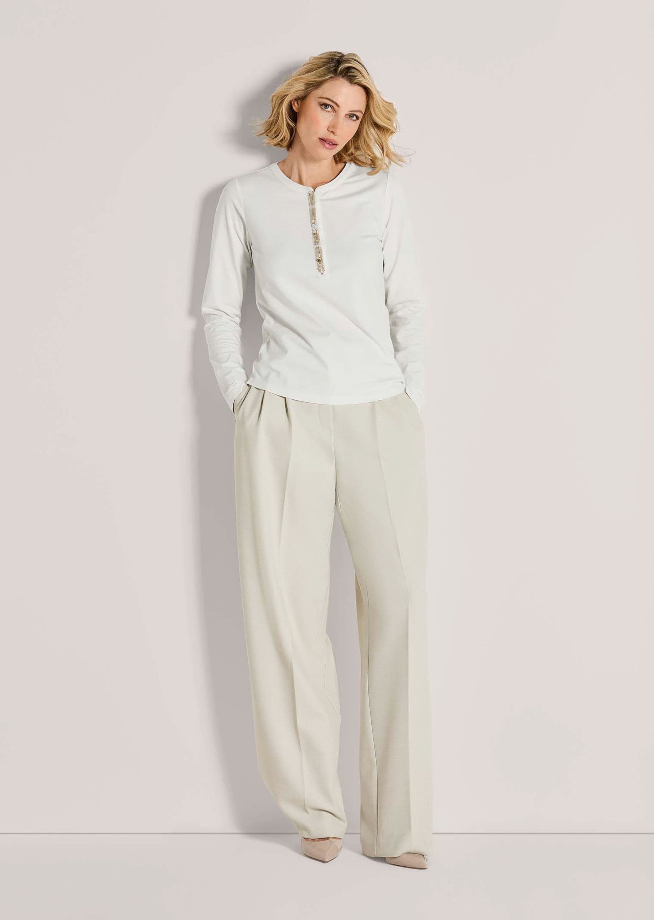 MADELEINE Langarmshirt Elegantes Shirt mit Schmucksteinen Baumwoll-Stretch mit Rundhals und langen Ärmeln