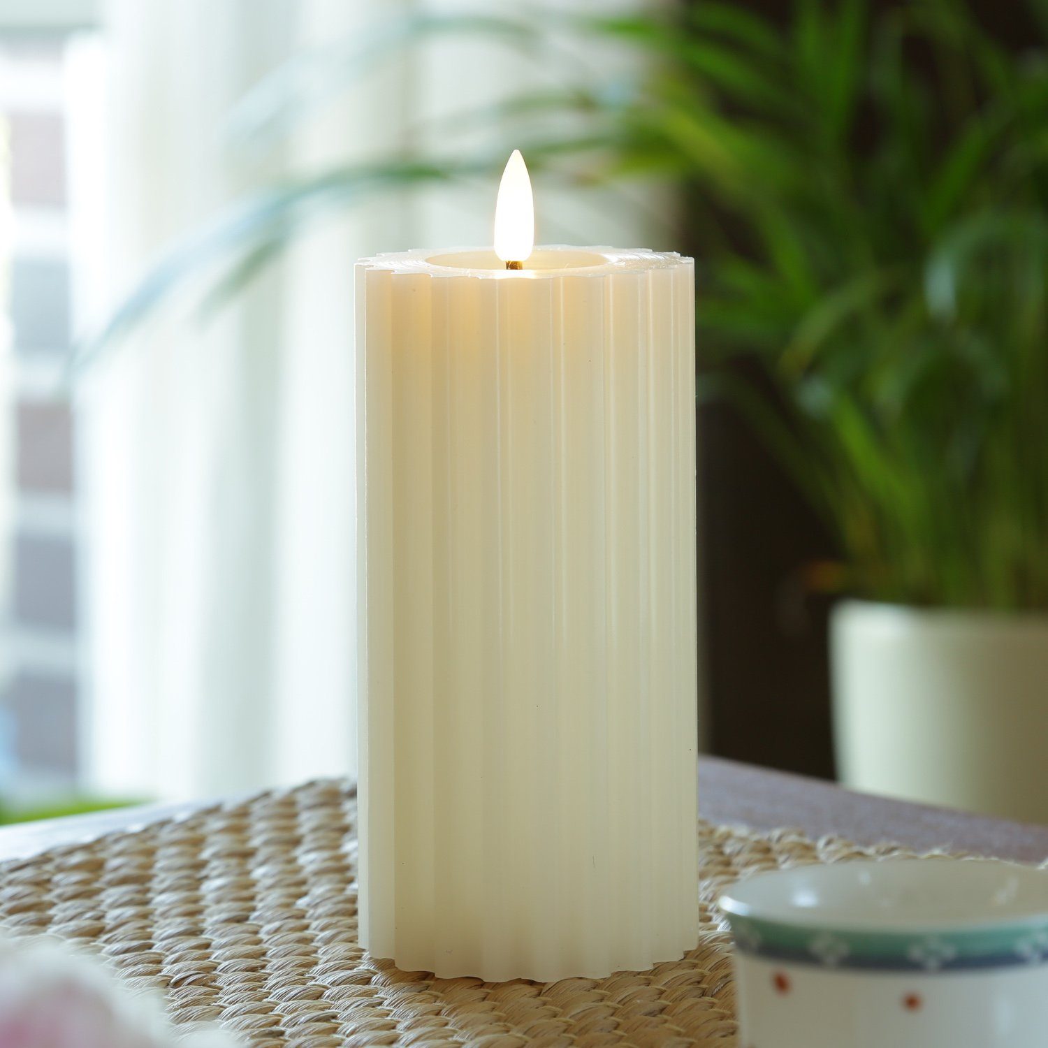 MARELIDA LED-Kerze Liv Echtwachs gerillt mit Rillen flackernd H: 17,5cm Timer creme, LED Classic, warmweiß (2100K bis 3000K)