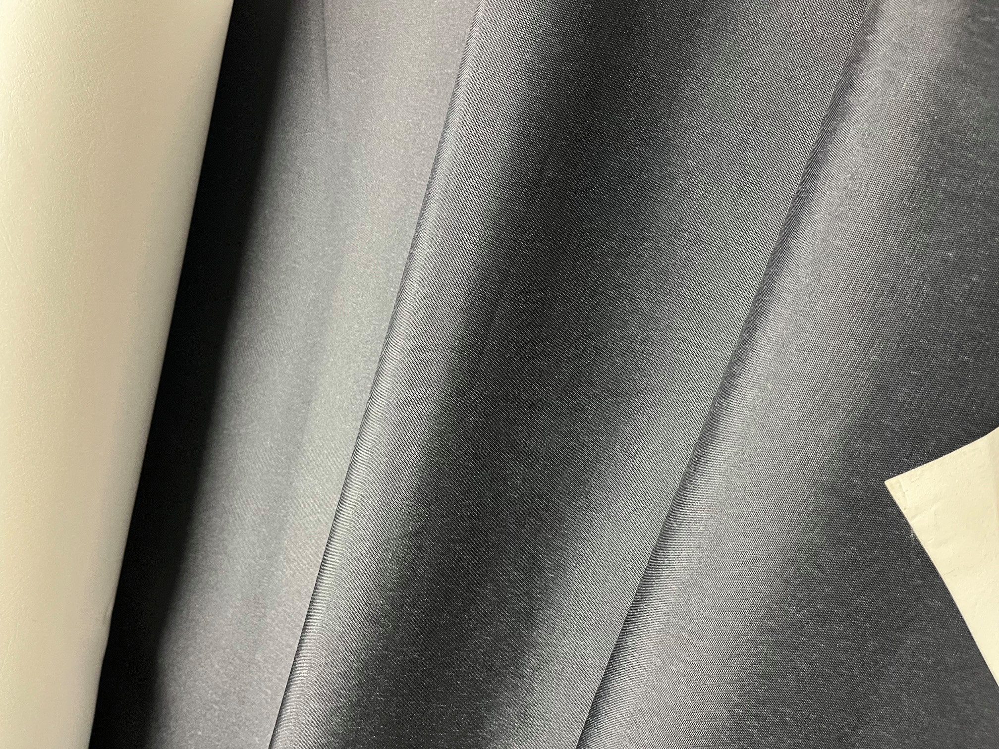 novumfix Stoff Schwarz, beschichtet 100% blickdicht fester Stoff ca.140 cm breit, bedingt wasserabweisend