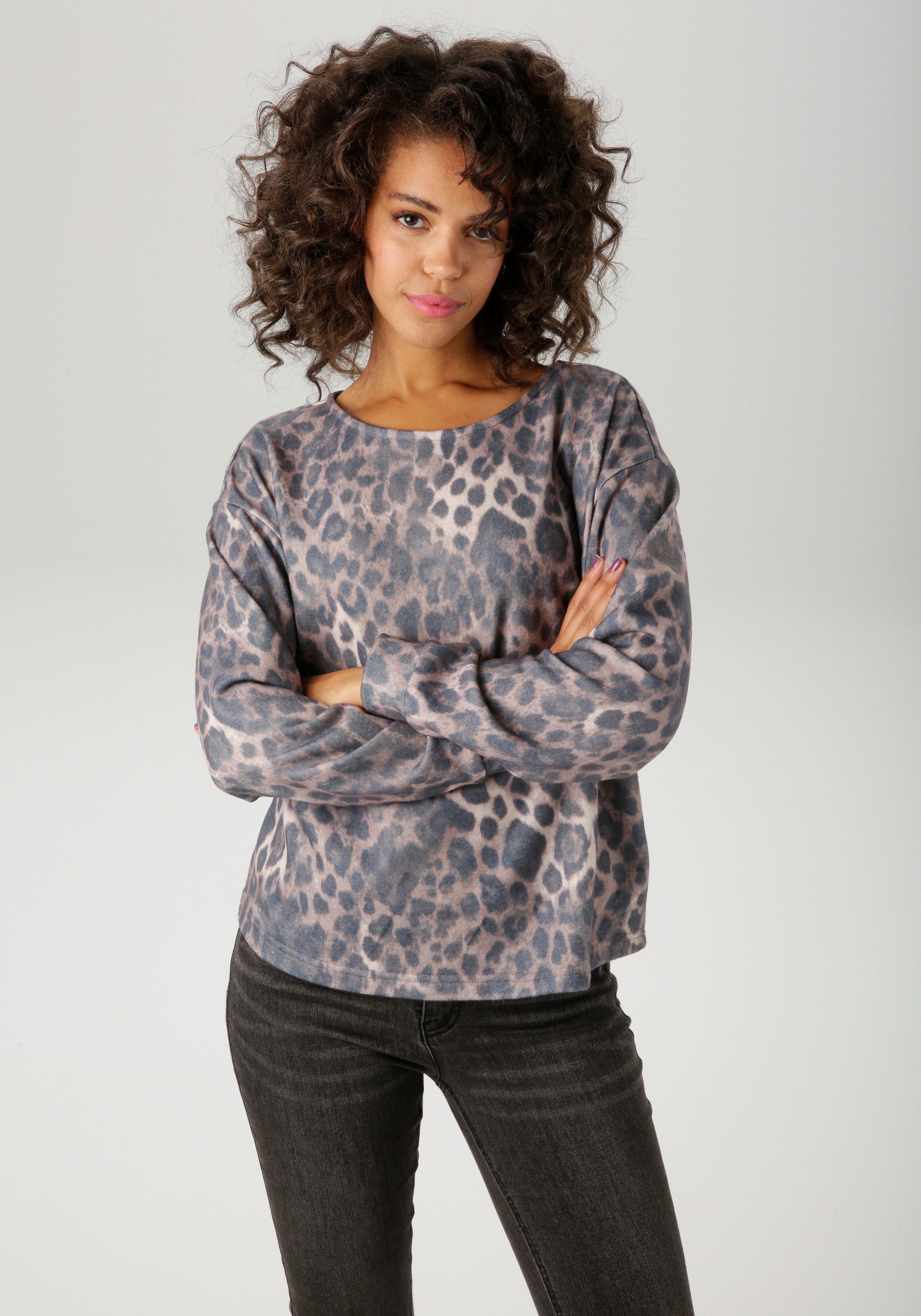 Aniston CASUAL Sweatshirt mit trendigem Leo-Druck günstig online kaufen