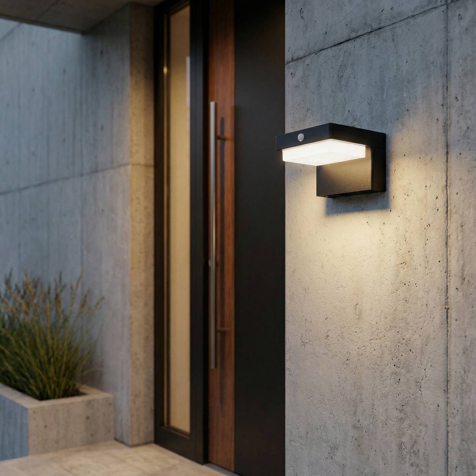 Lindby Außen-Wandleuchte Eleazar, LED, Metall, Schwarz warmweiß IP44mit Bewegungsmelder, 1 x 4,5 W LED, warmweiß