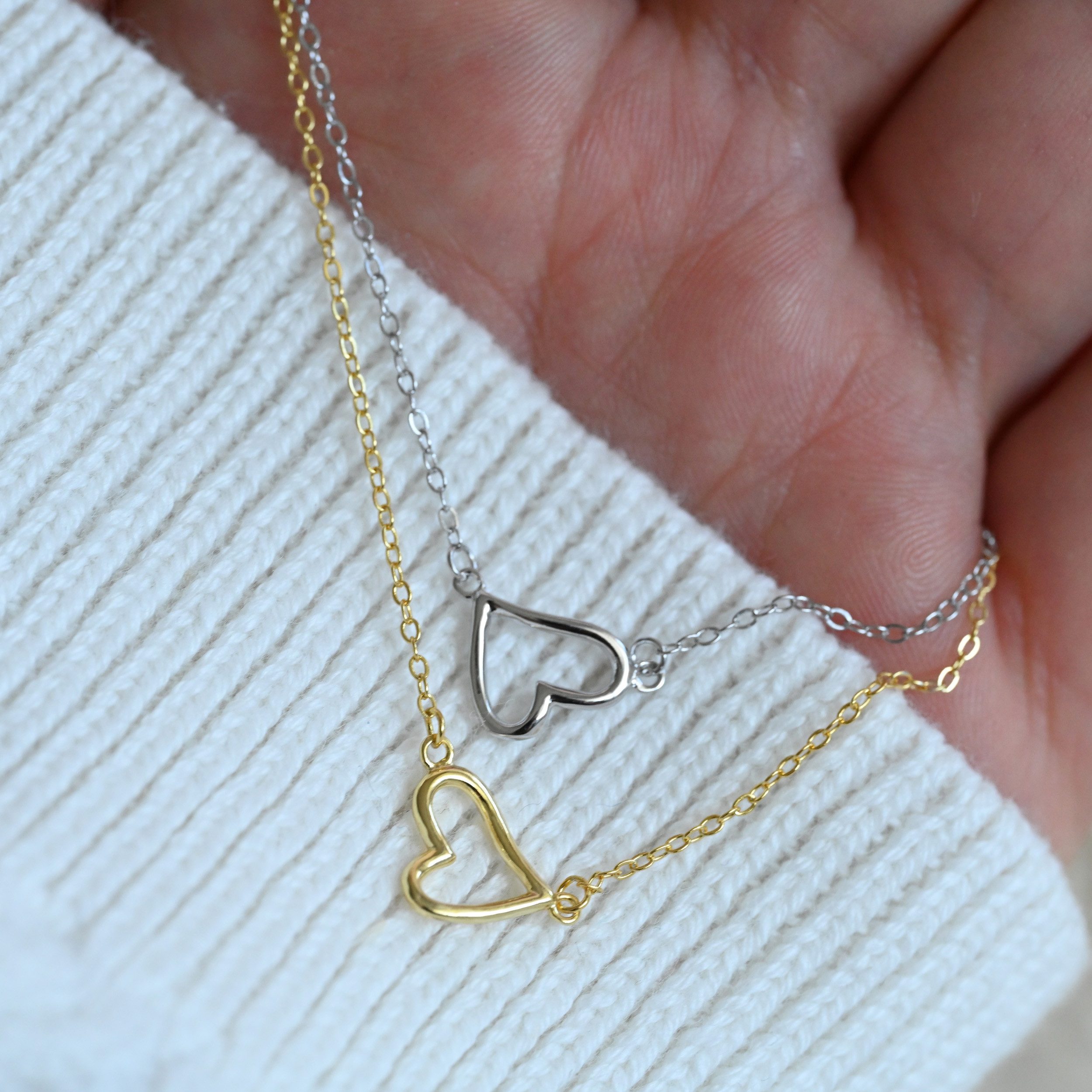Runde Perlé Kette mit Anhänger Minimalistische günstig online kaufen