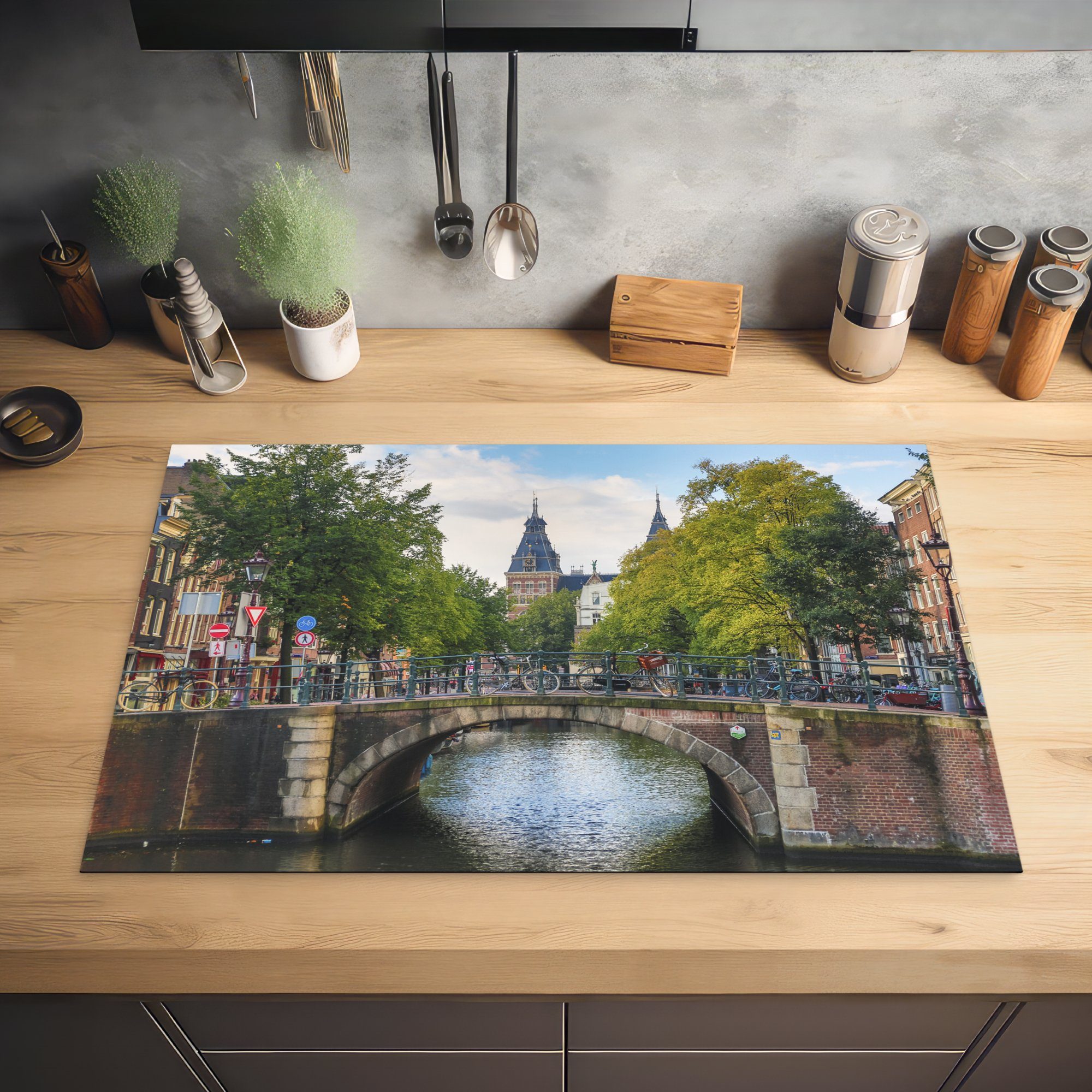 Prinsengracht Amsterdam, küche, Schutz 81x52 Herdblende-/Abdeckplatte in cm, die über Brücke für Vinyl, (1 MuchoWow die tlg), Induktionskochfeld Ceranfeldabdeckung