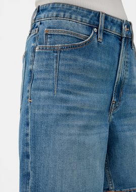 s.Oliver Jeansshorts Jeans-Shorts / Relaxed Fit / Mid Rise / Straight Leg Waschung, Label-Patch