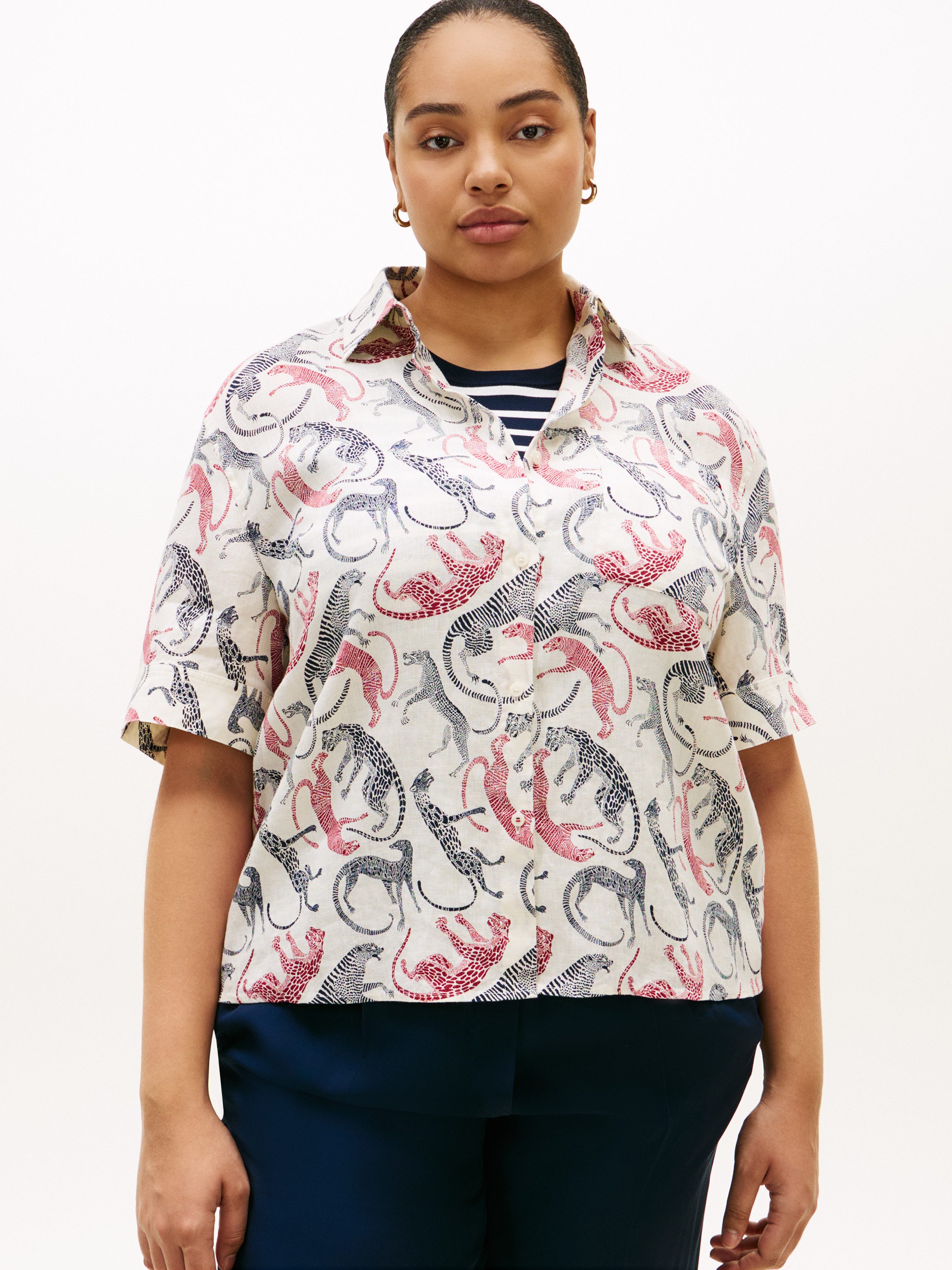 Tommy Hilfiger Curve Kurzarmshirt CRV ESS LINEN SHIRT WITH SS in großen Größen
