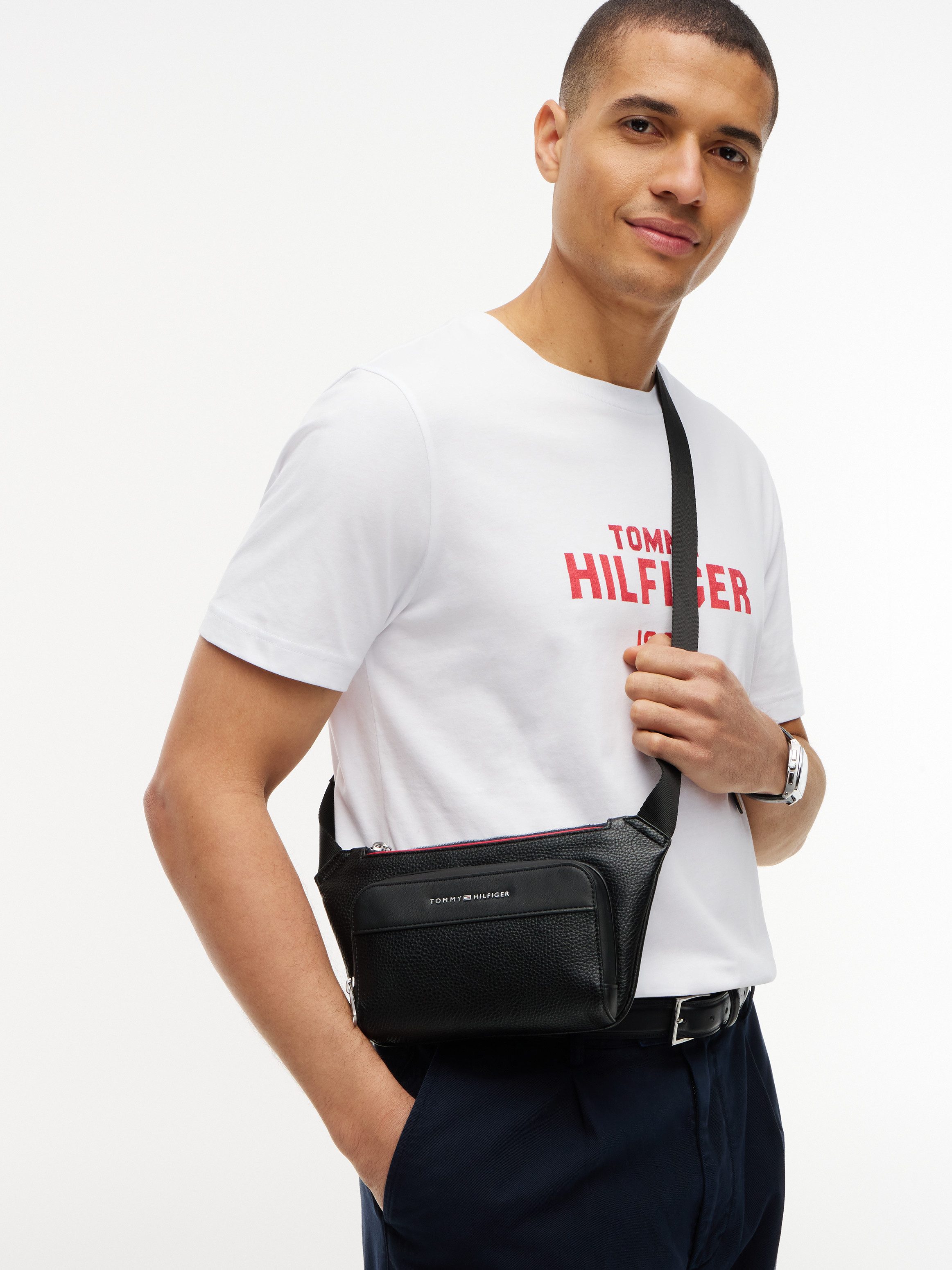 Tommy Hilfiger Gürteltasche TH CENTRAL BUMBAG, Unisex Bauchtasche, Crossbodybag mit zwei Fächern