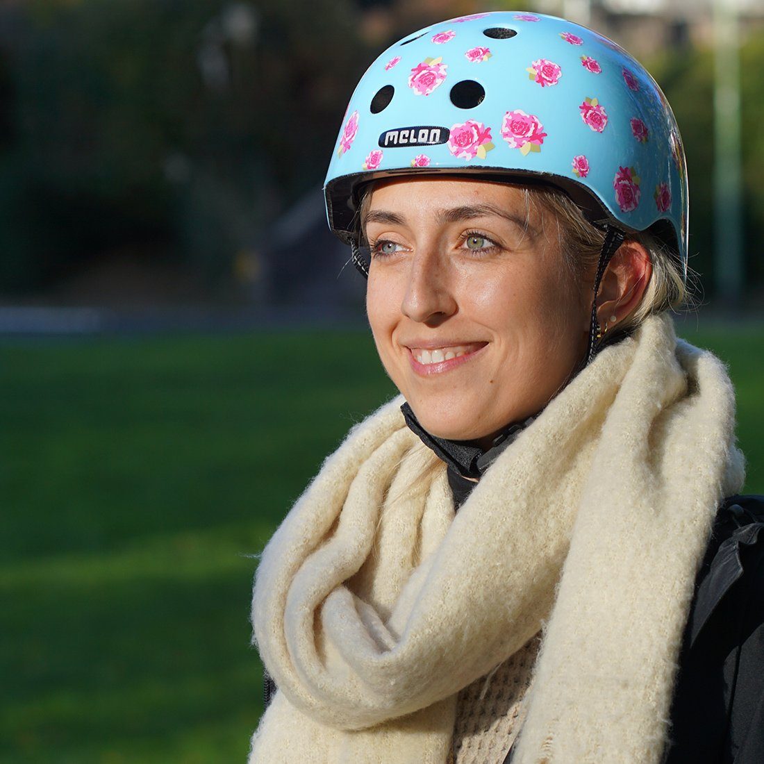 Melon Fahrradhelm Flying Roses, super leicht, Magnetverschluss, größenverstellbar, mehr als 50 Designs