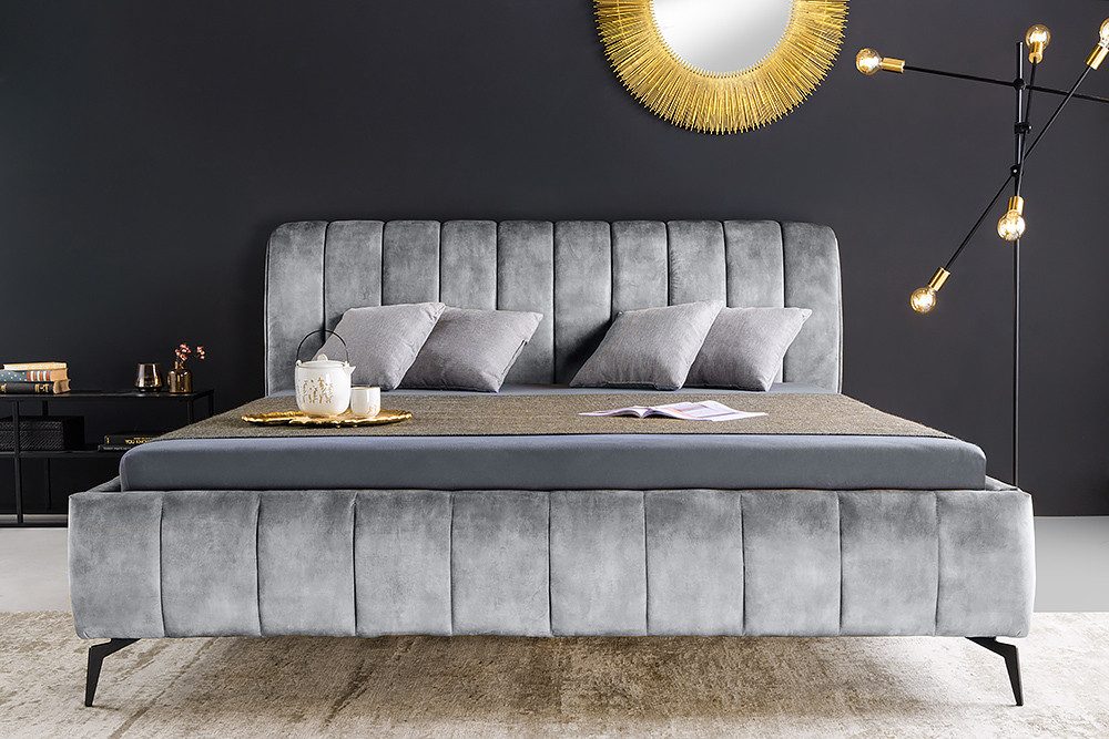 riess-ambiente Polsterbett AMSTERDAM 180x200cm grau Samt – Doppelbett im Vintage Design (Einzelartikel, 1-tlg), schwarzes Metallgestell, Retro, King-Size-Bett, gepolstertes Samtbett