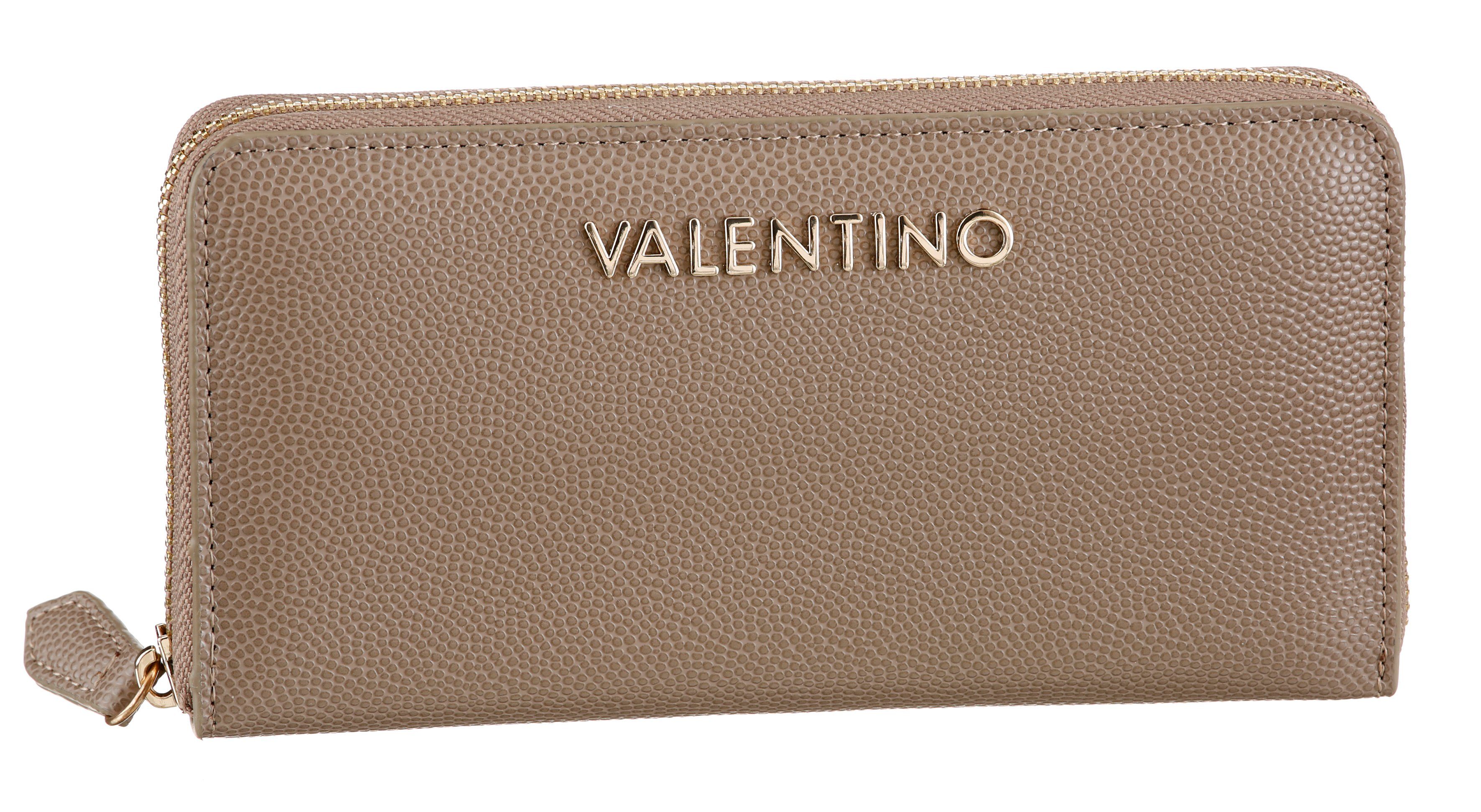 VALENTINO BAGS Geldbörse DIVINA, mit leicht genarbter Oberfläche und silberfarnene Details taupe