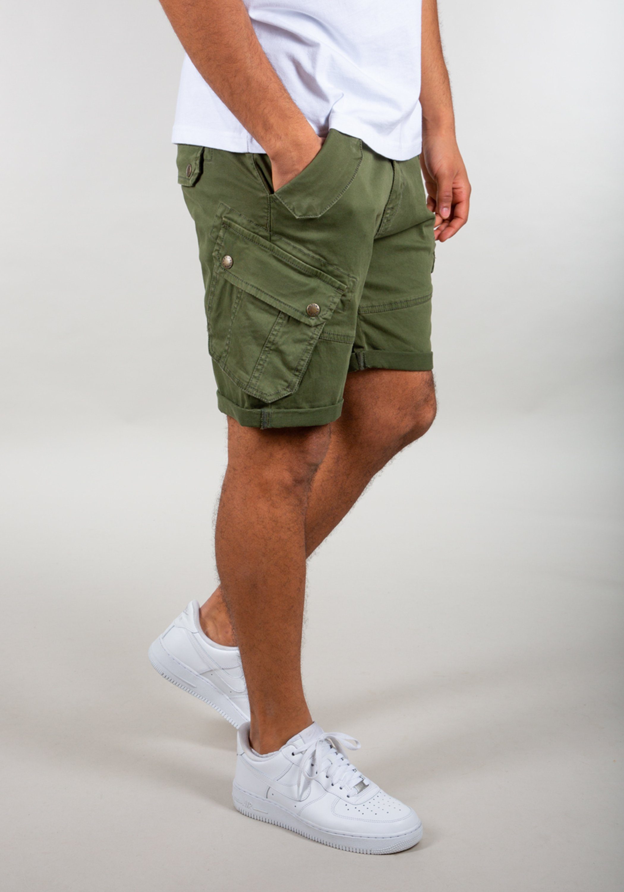 Alpha Industries Shorts Alpha Industries Combat Men Cargo - dark Short Shorts olive