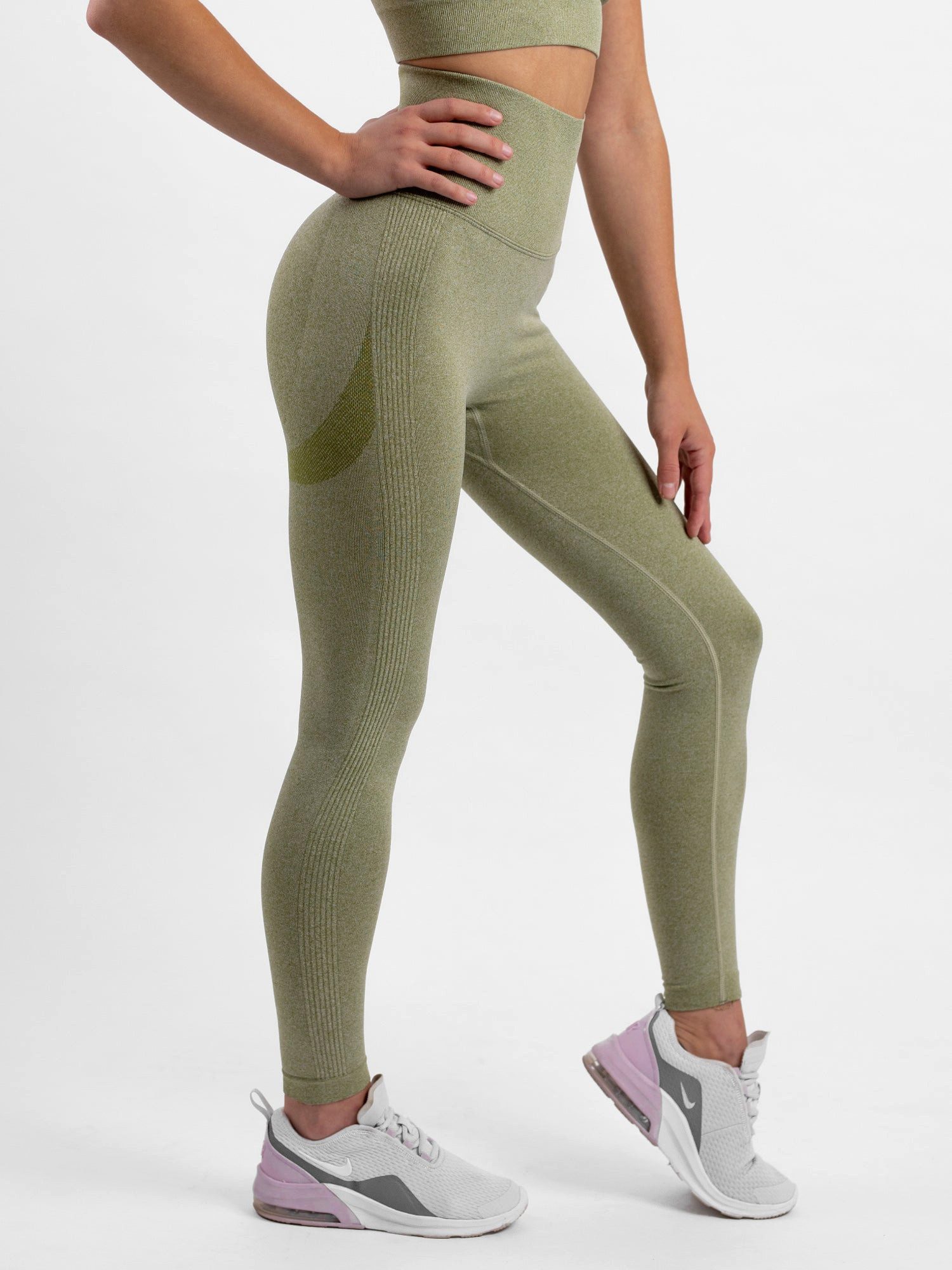 OLIVE MARLE