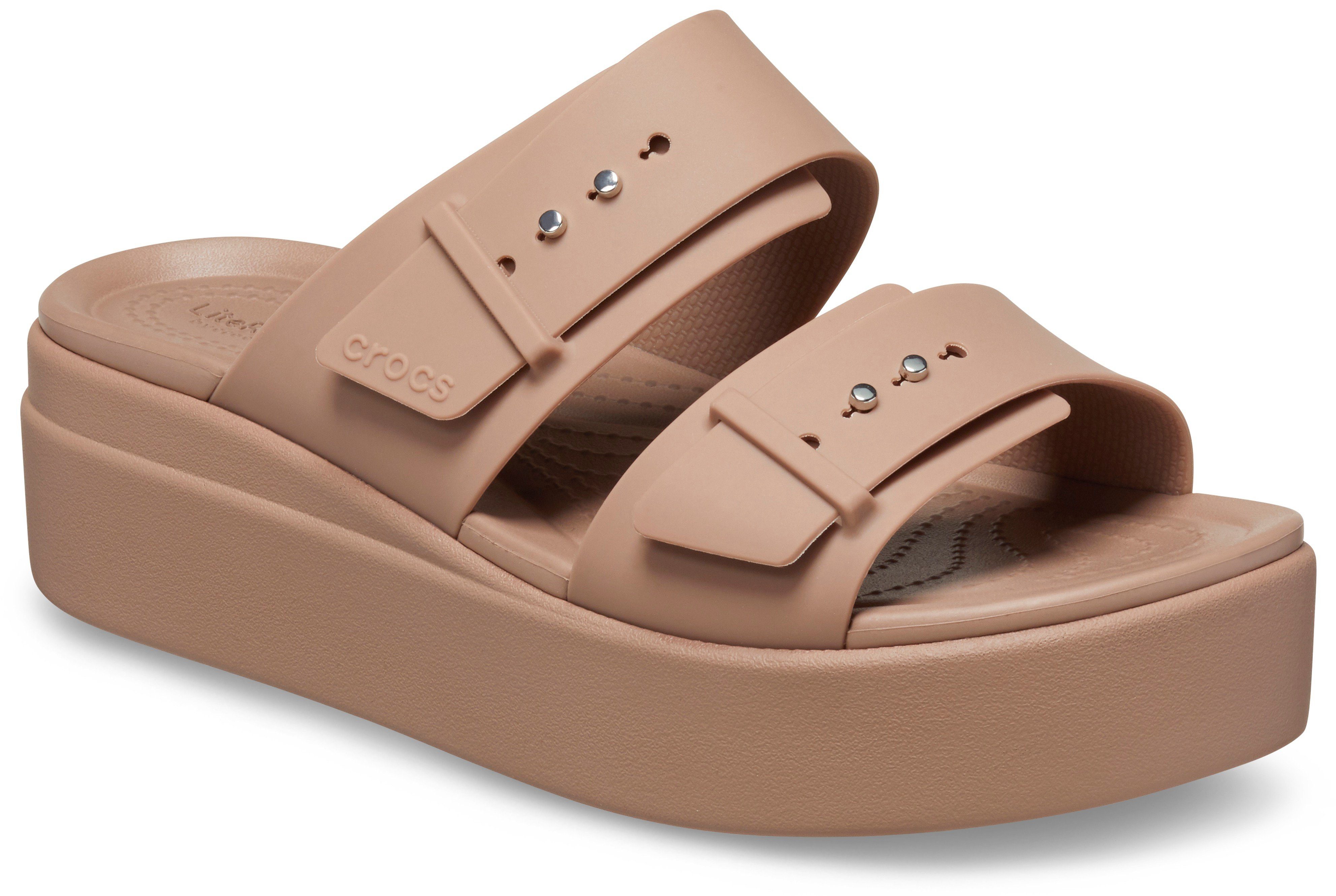 Crocs Brooklyn Low Wedge Pantolette, Plateau, Sommerschuh, Schlappen mit Schnallenverschluss