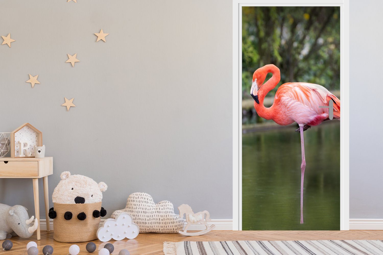 Türtapete Matt, (1 75x205 St), im Ein für Tür, MuchoWow steht bedruckt, Bein einem cm auf Wasser, Fototapete Flamingo Türaufkleber,