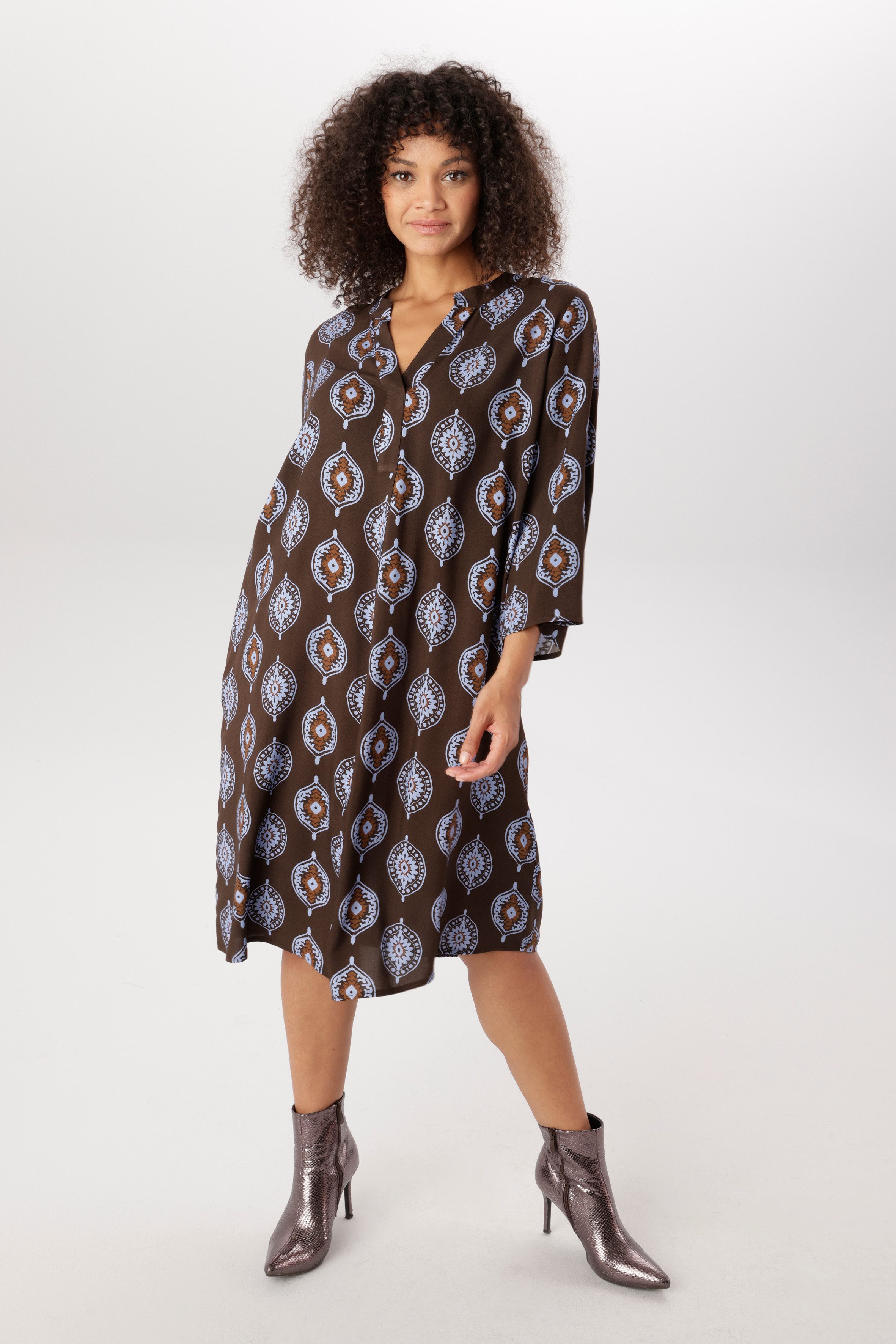 Aniston PLUS Druckkleid aus weich fallender Viskose - NEUE KOLLEKTION – Bild 4 von 5