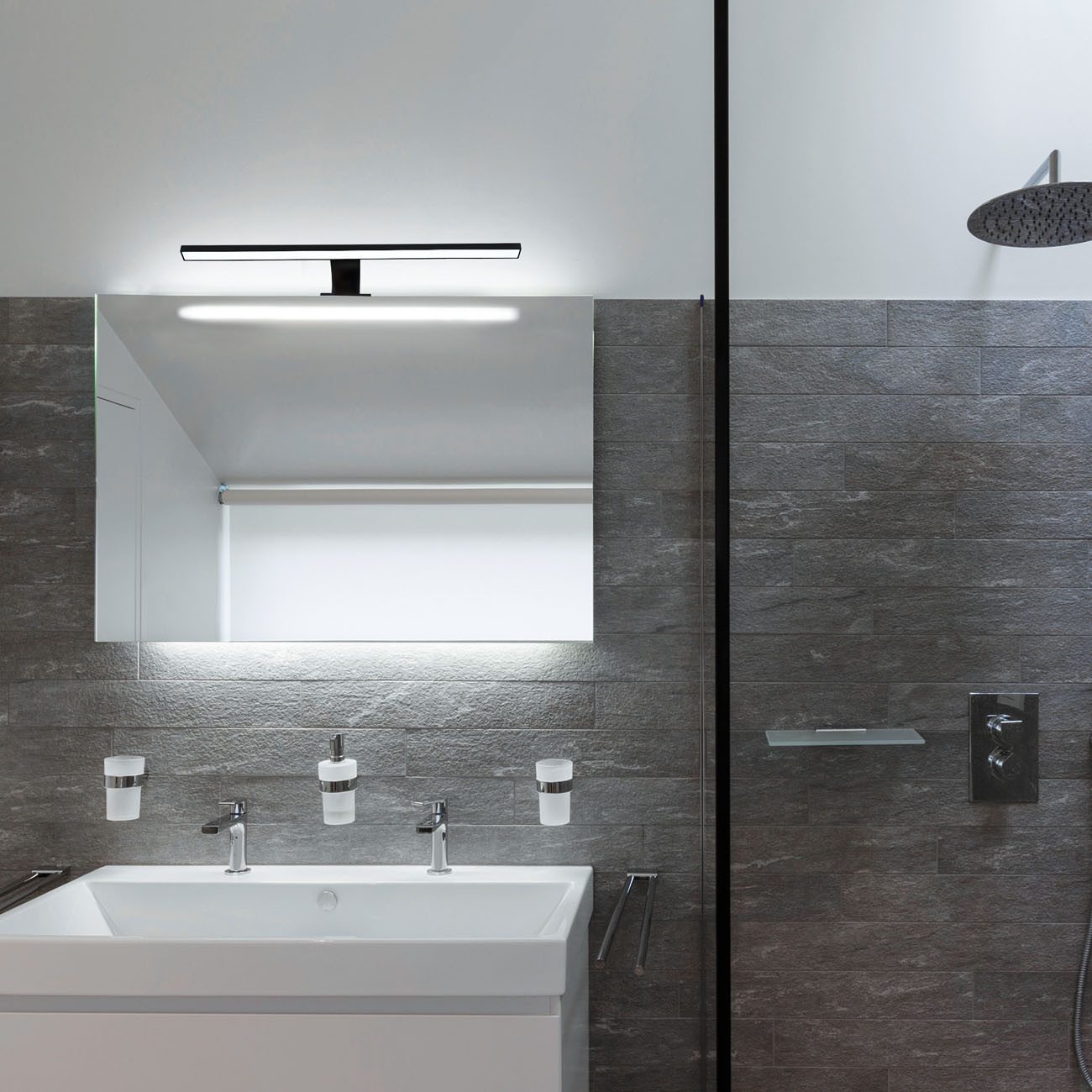 B.K.Licht Wandleuchte Badleuchte LED Spiegelleuchte Badezimmer IP44 230V chrom/schwarz, LED fest integriert, 4000K, Schminklicht 8W 780lm Badezimmer-Beleuchtung Spiegelschrank Flur