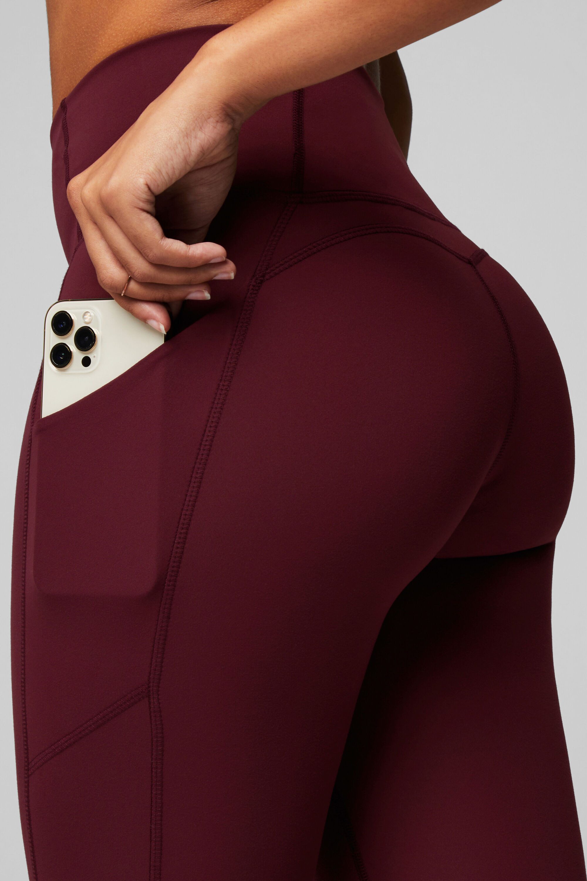 Fabletics Leggings Oasis PureLuxe High-Waisted aus blickdichtem Stoff und mit mittlerer Kompression
