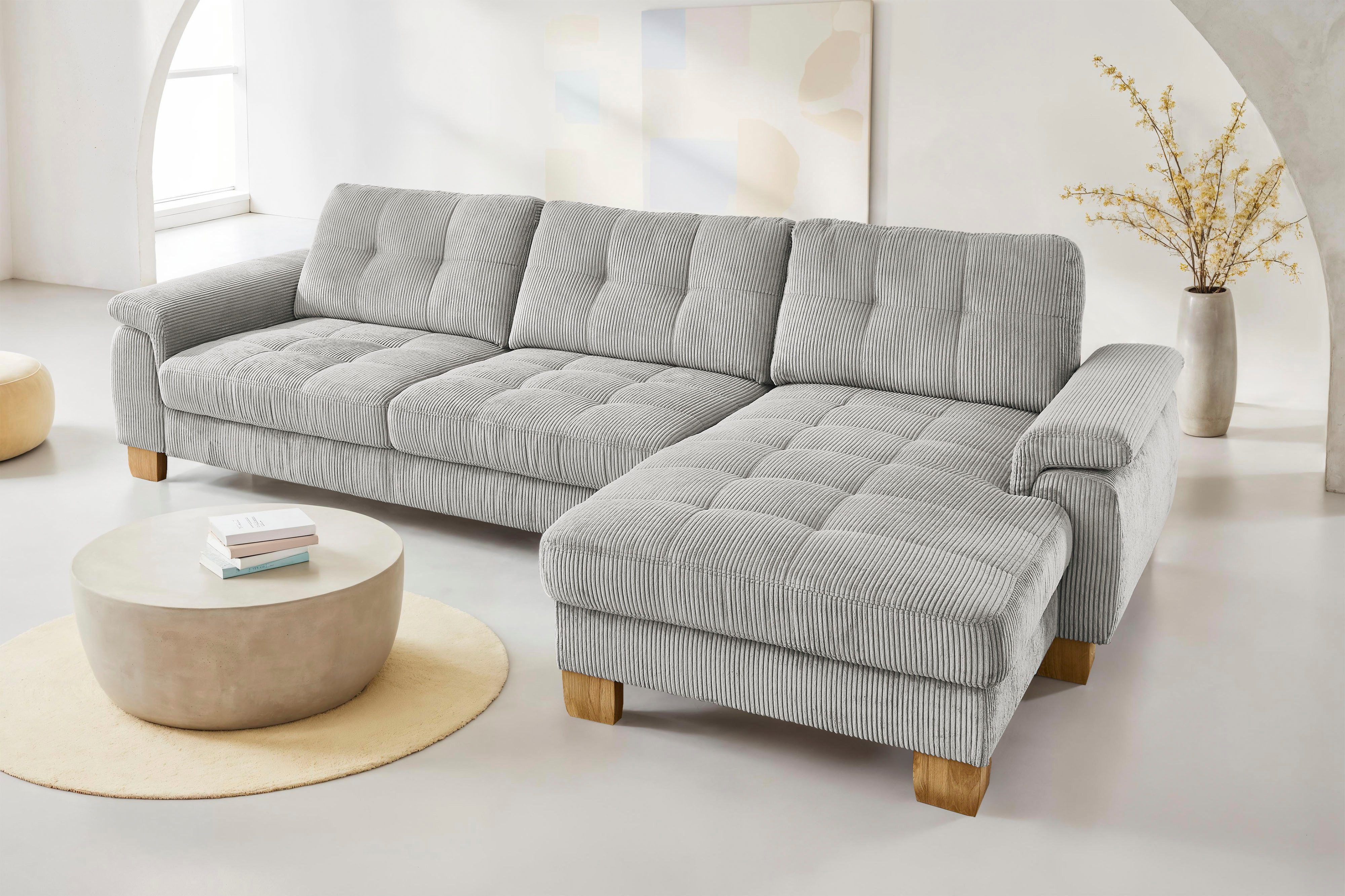 Die PlanBar Ecksofa PP-LA19101 L-Form, Breite 316 cm, wahlweise mit Bettfunktion und verstellbaren Kopfstützen, in Cord