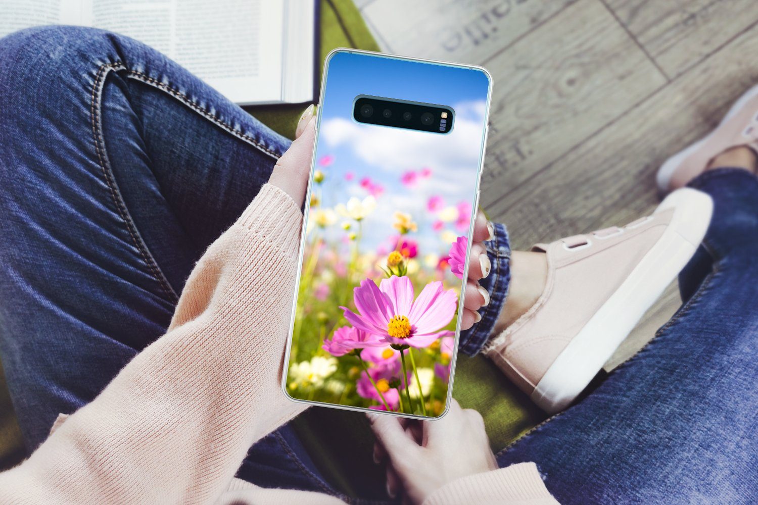 MuchoWow Handyhülle für Samsung Galaxy S10 Plus Blumen - Wiese - Lila - Gras - Weiß - Wolk, Phone Case, Silikon, Schutzhülle Dünn