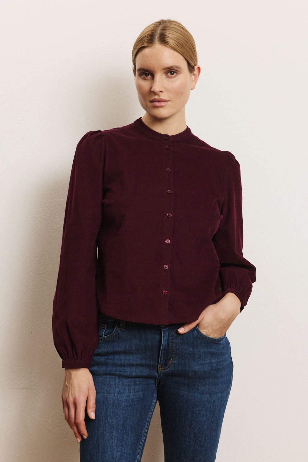 Tranquillo Langarmbluse Damen Anitaa Bio-Baumwolle Raffung am Oberarm feminin unifarben Weiche Cordbluse für einen modernen, strukturierten Look
