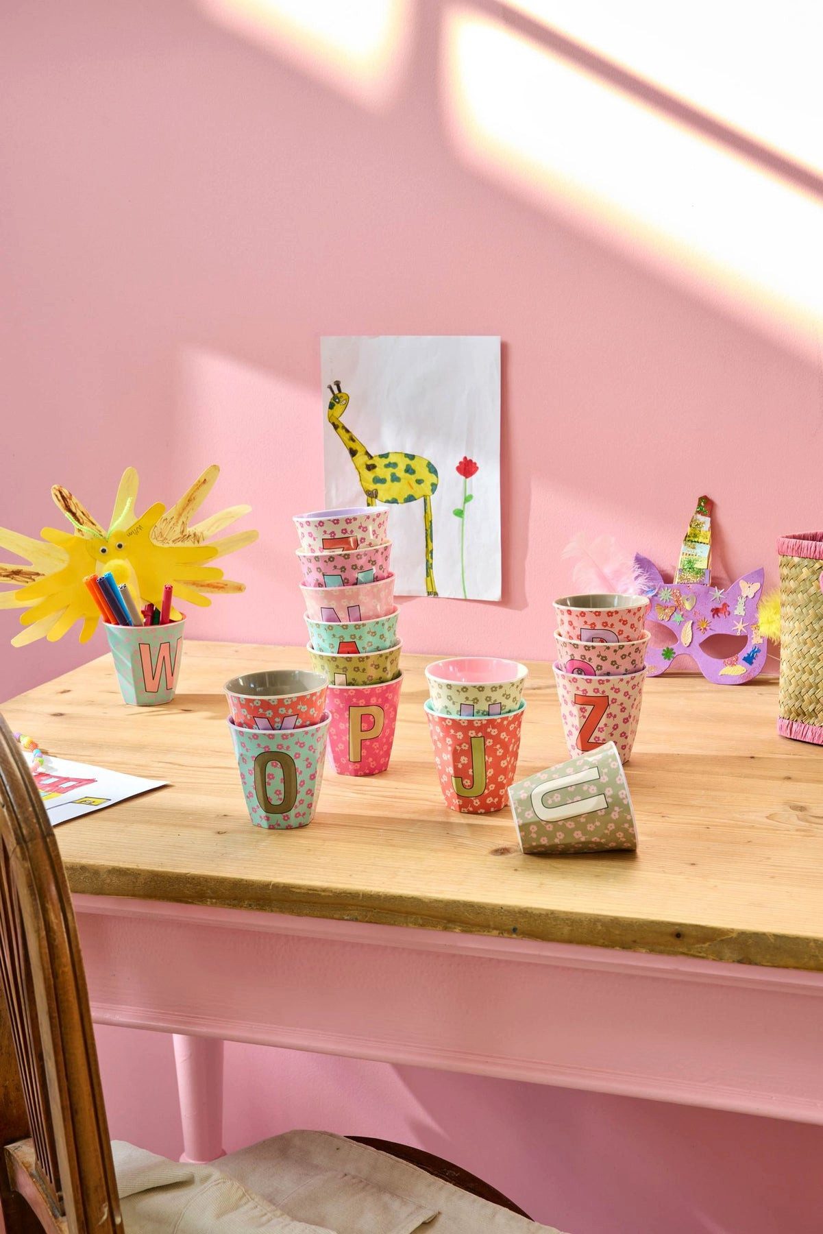 rice Becher Rice Buchstabenbecher – Melamin Tassen A–Z mit Blumen-Design, BPA-frei, 1-tlg., Melamin