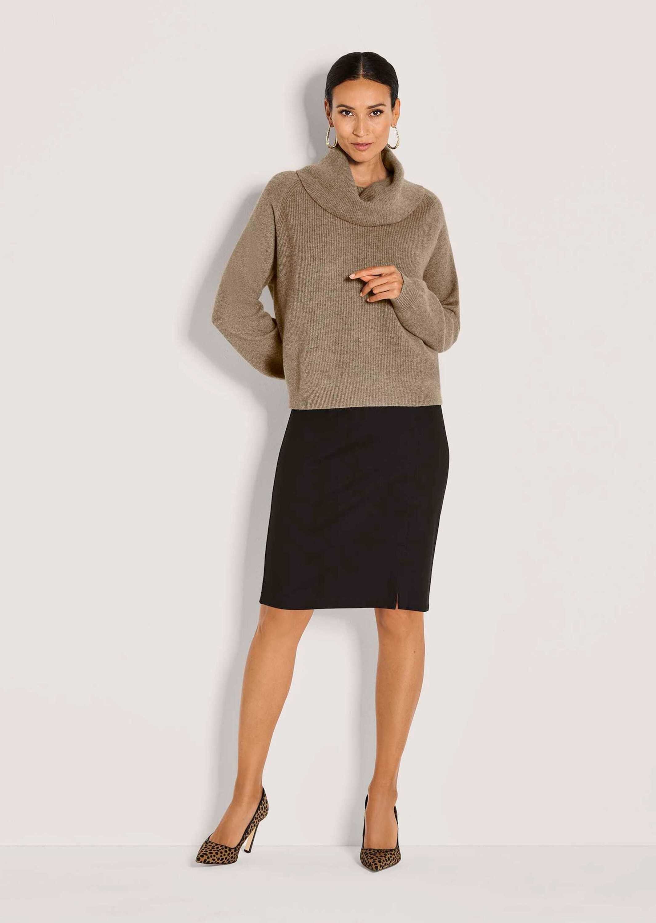 MADELEINE Strickpullover Zeitloser Wollpullover mit Capuchon-Kragen günstig online kaufen