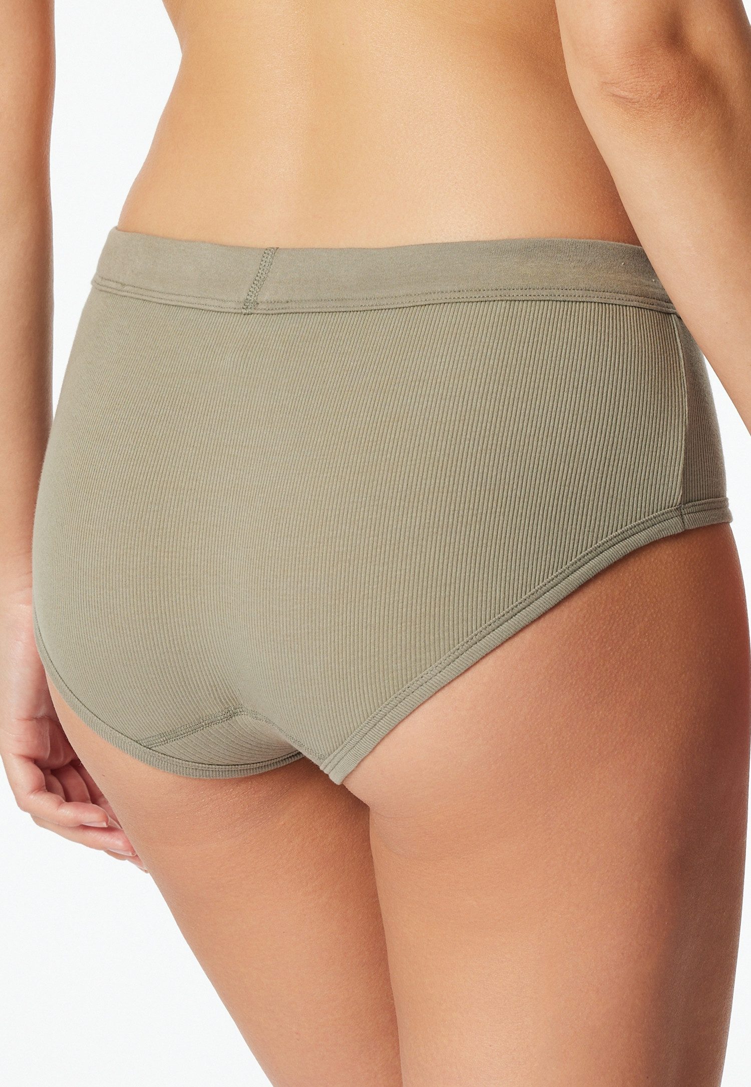Schiesser Panty Revival Kollektion mit platziertem Rippmuster und breitem Bundgummi