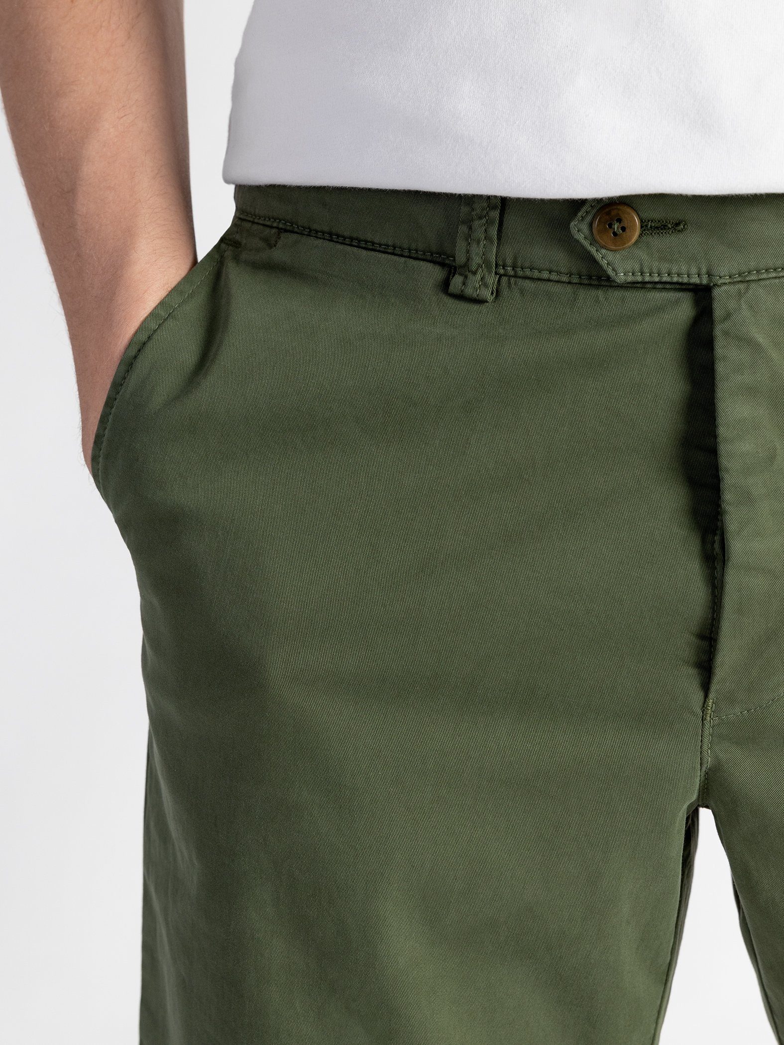 TwoMates Shorts Shorts mit Bund, Farbauswahl, elastischem Grün GOTS-zertifiziert