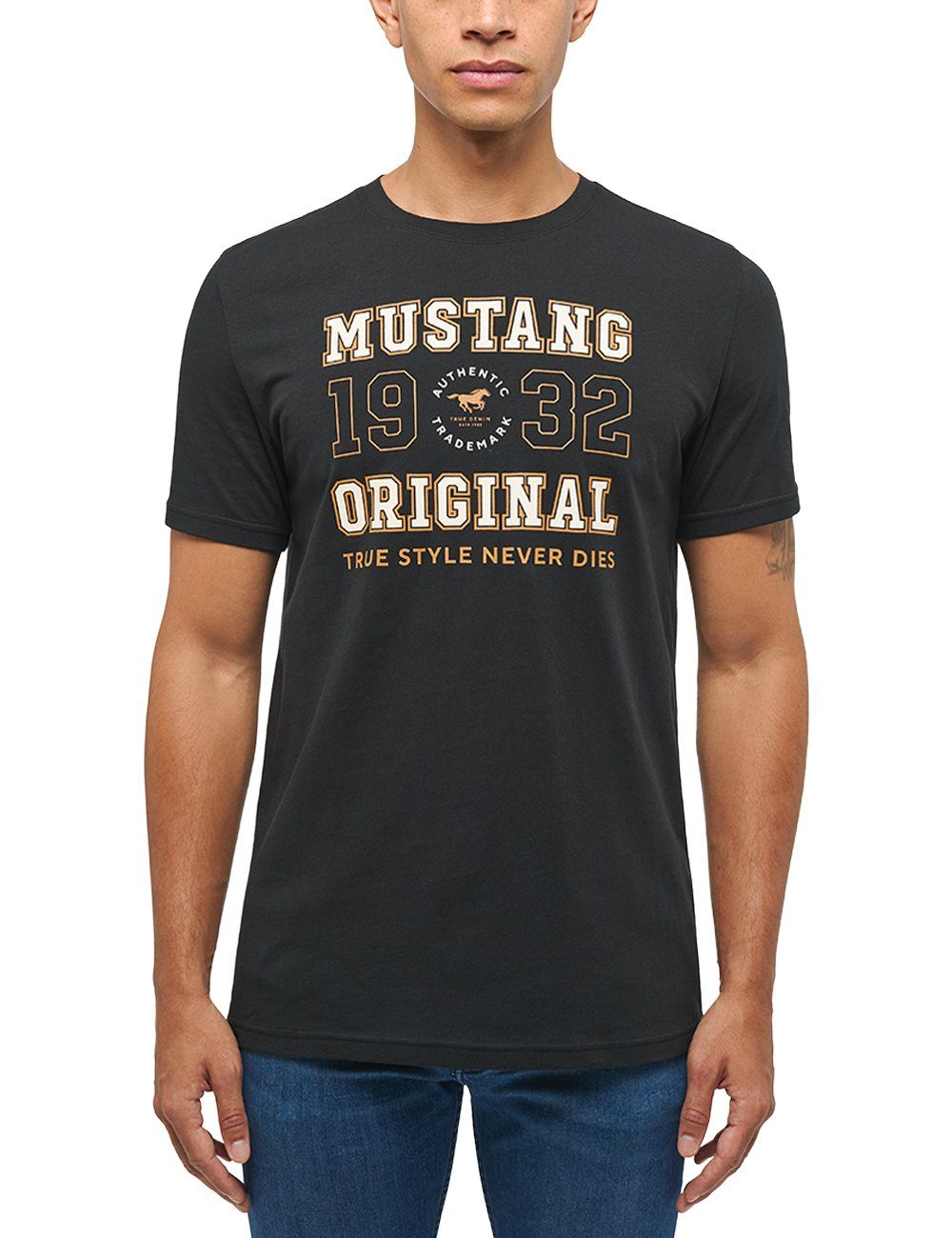 MUSTANG Herren T-Shirt „Alex C Print“ – Lässiges Baumwoll-Shirt Mit Statement-Aufdruck, Rundhals